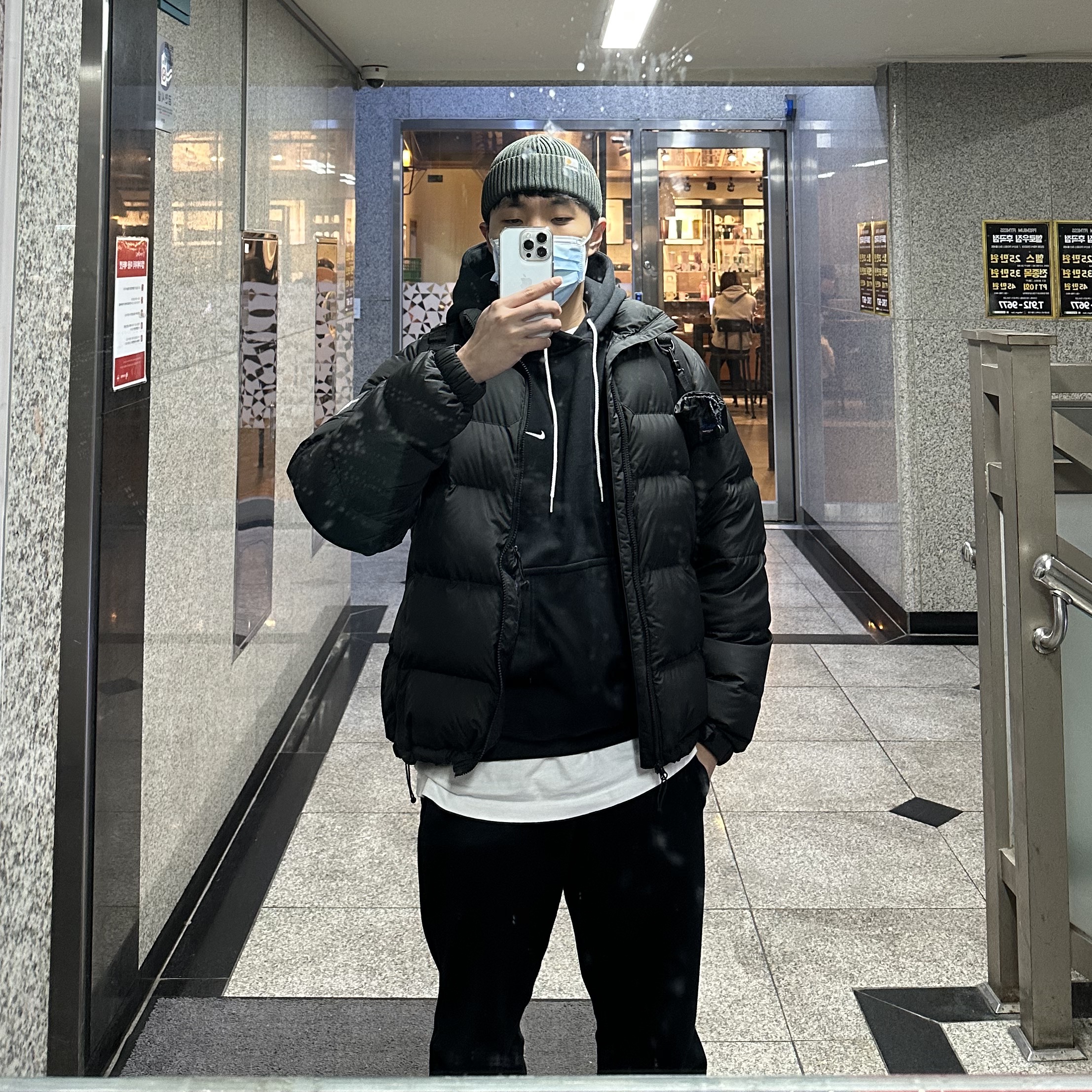 The North Face 1992 Nuptse Jacket Black, Apple iPhone 14 Pro 256GB Silver (Korean Ver.) 착용 스타일