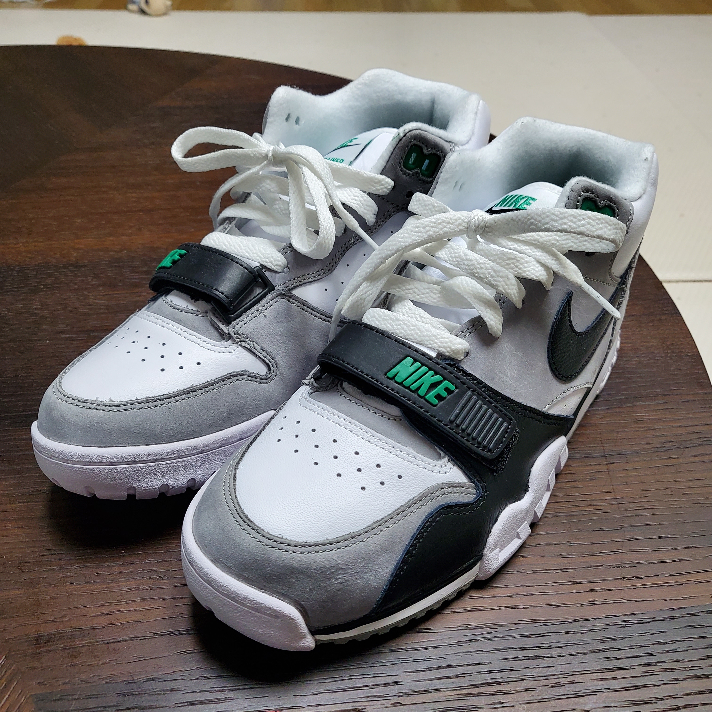 Nike Air Trainer 1 Chlorophyll 착용 스타일