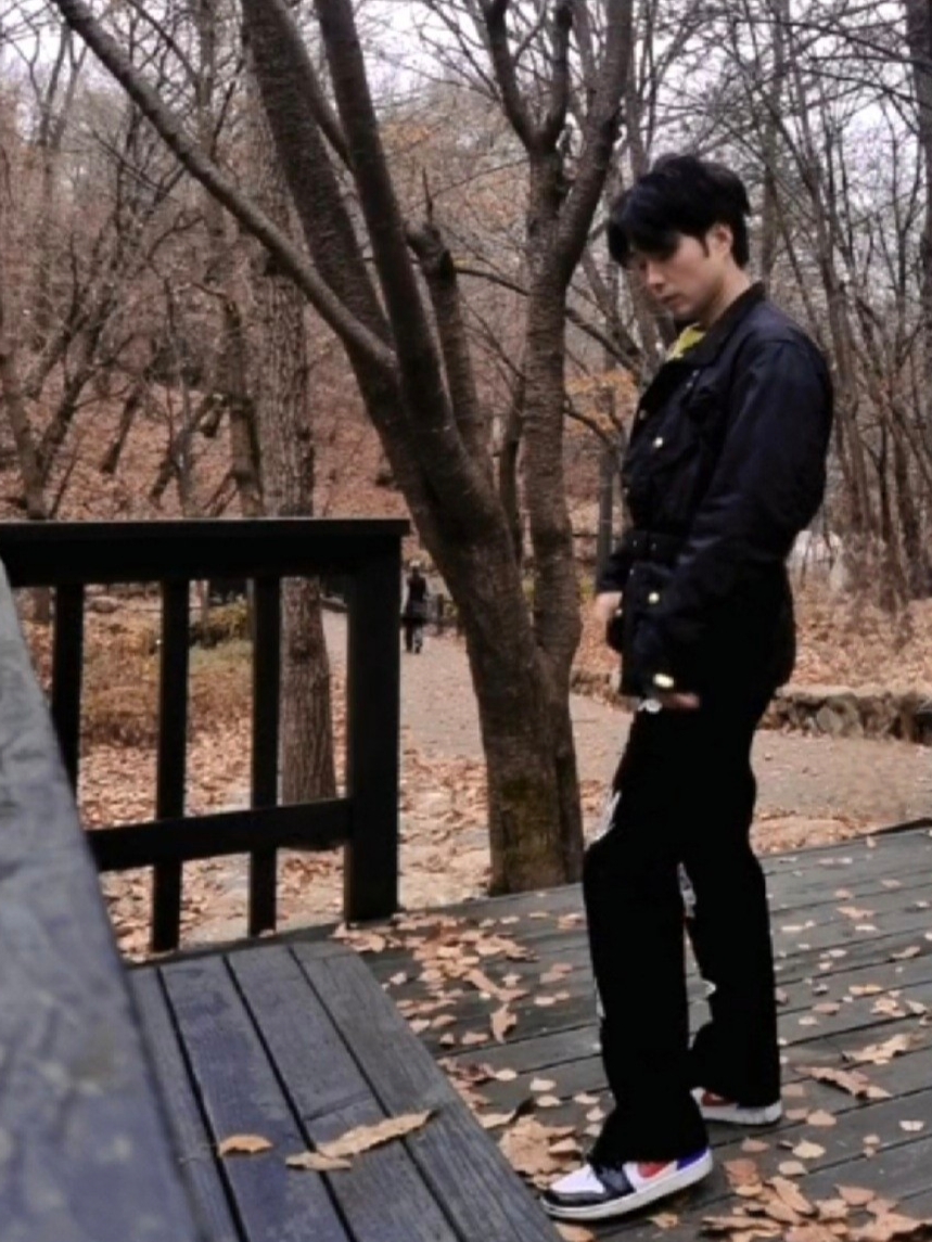 Barbour International Original Wax Jacket Black, Stussy Bent Crown Sweater Lime 착용 스타일 - 1