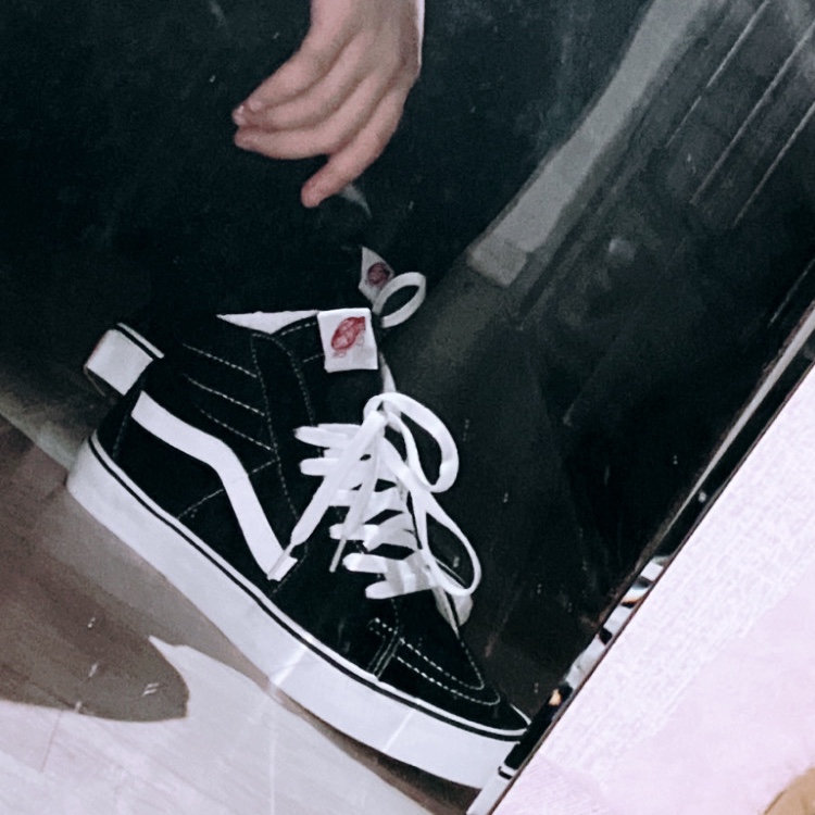 Vans Sk8-Hi Black White 착용 스타일 - 2