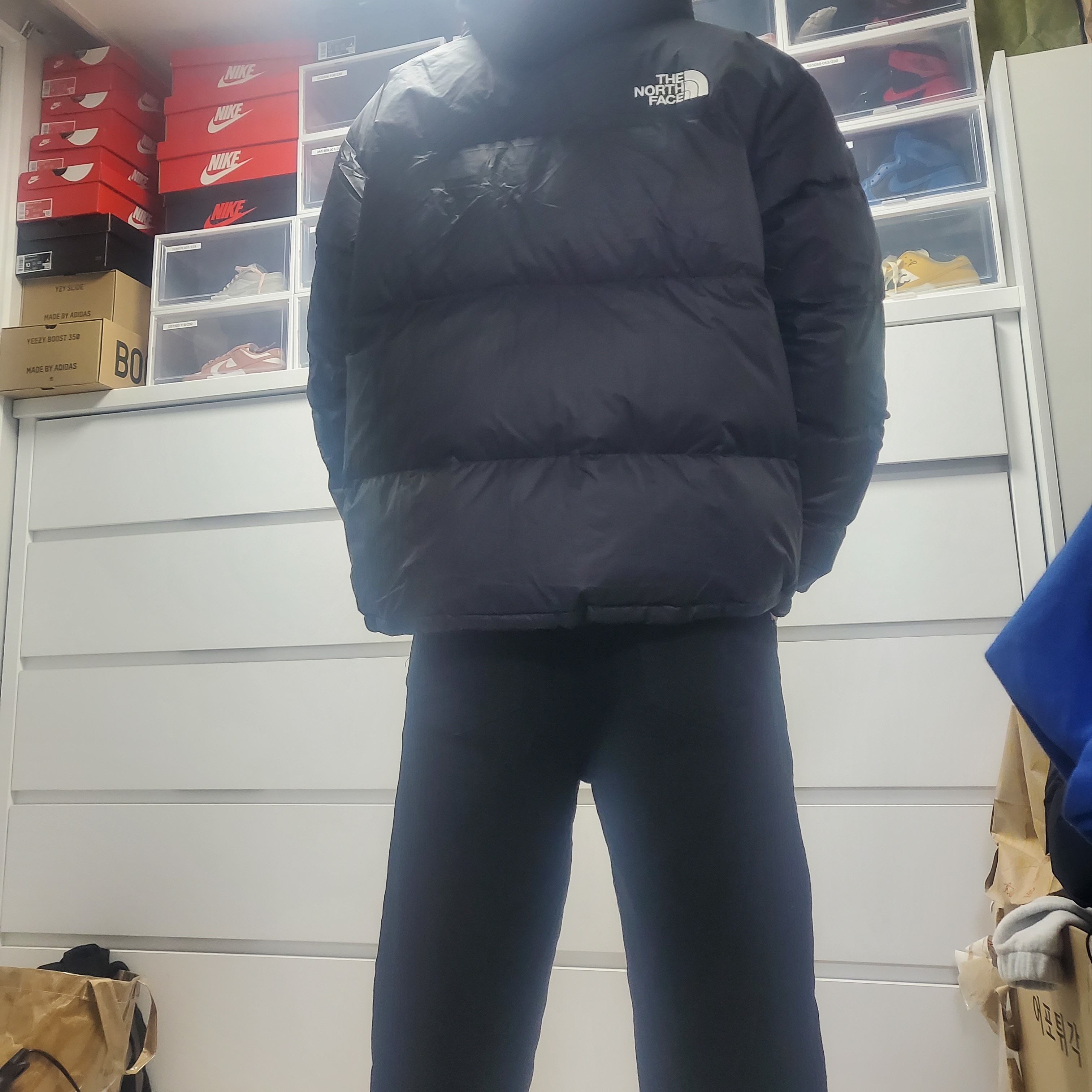 The North Face 1996 Eco Nuptse Jacket Black 착용 스타일