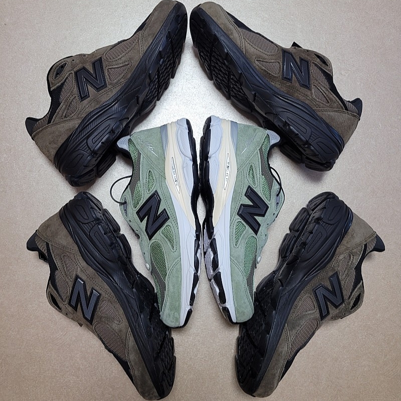 New Balance x JJJJound 990v3 Olive, New Balance x JJJJound 990v3 Brown Black 착용 스타일 - 5
