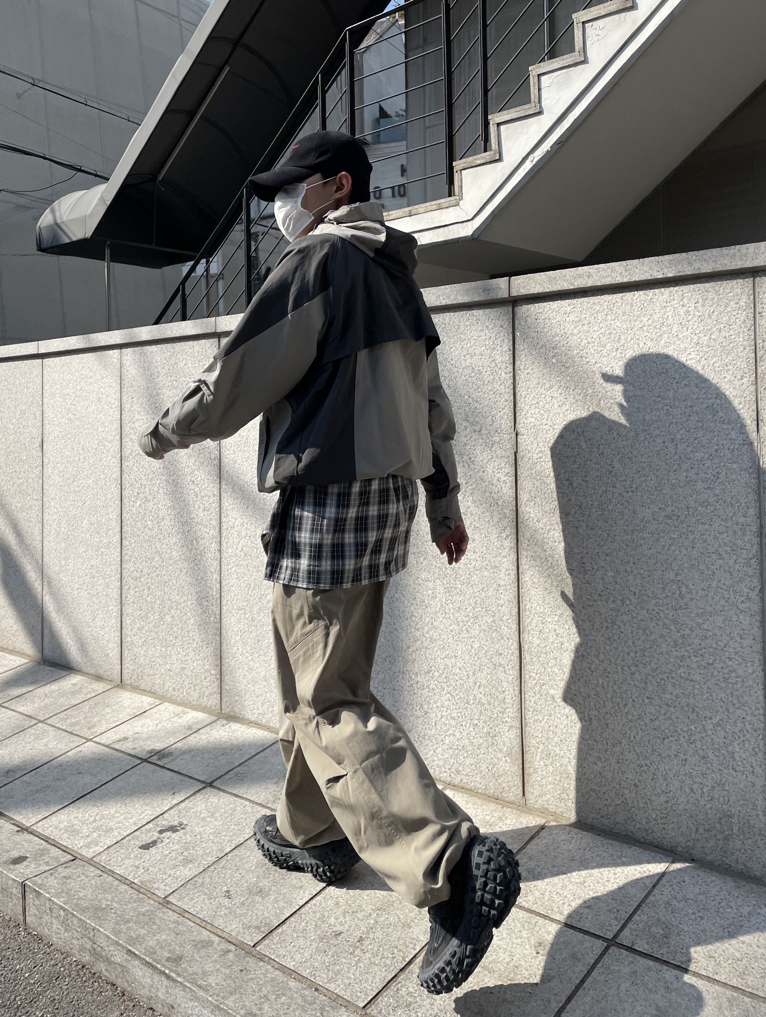 Balenciaga Defender Sneakers Black, Undermycar Rikan Multi Pocket Casual Jacket London Fog - 21FW 착용 스타일 - 2