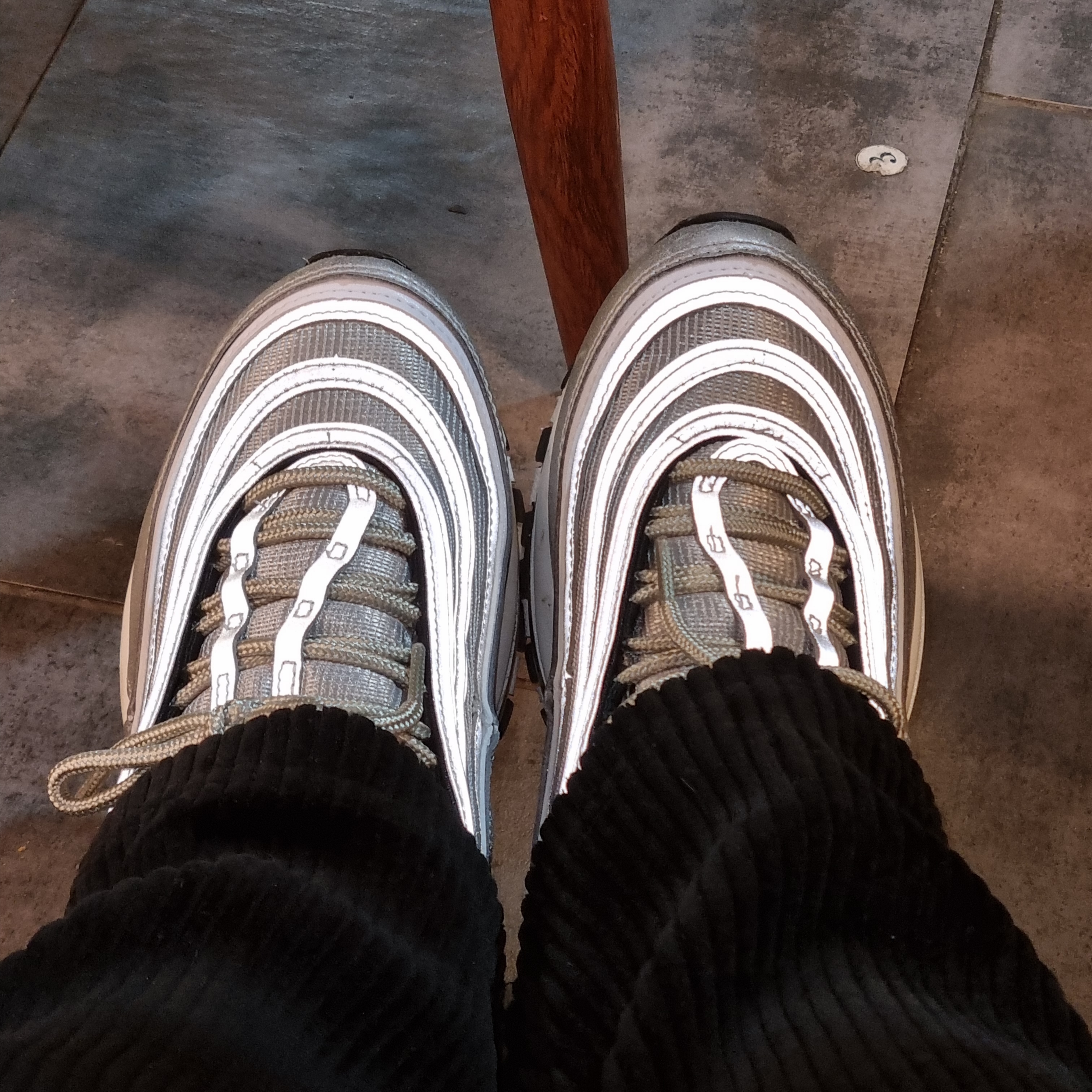 (W) Nike Air Max 97 OG Silver Bullet 2022 착용 스타일 - 1