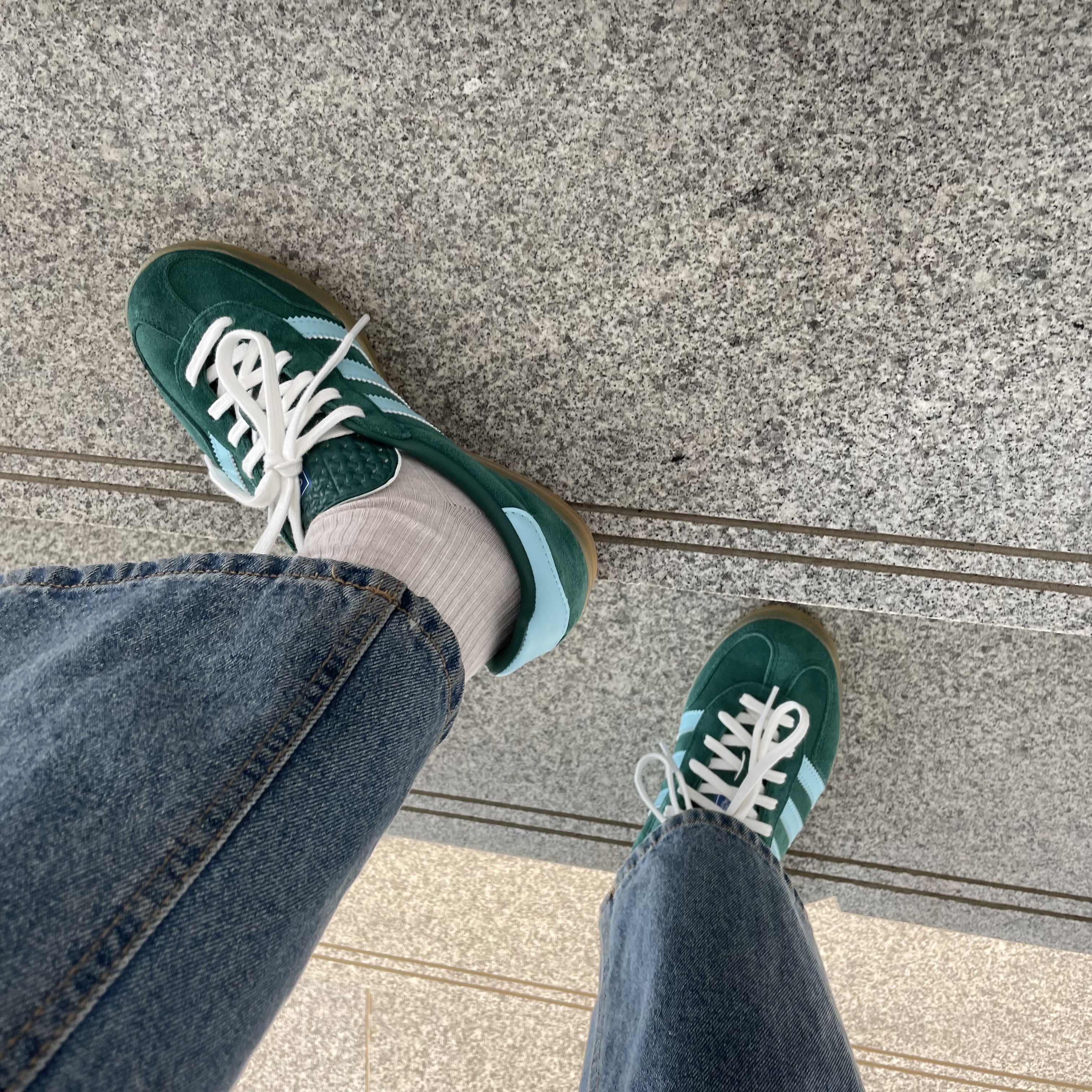 Adidas Gazelle Indoor Collegiate Green Hazy Sky 착용 스타일