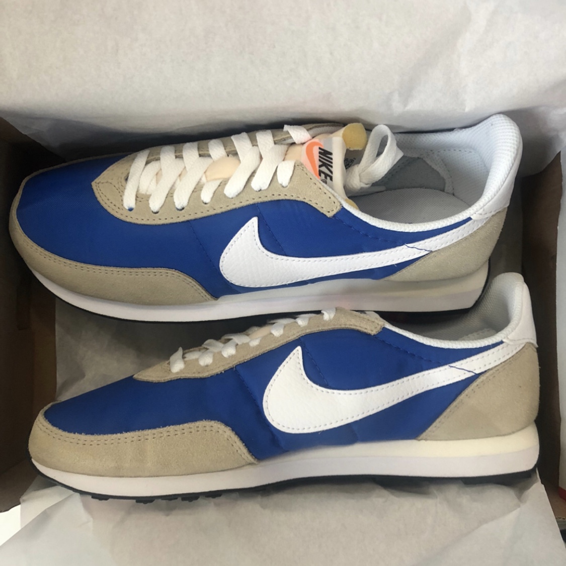 Nike Waffle Trainer 2 Hyper Royal Rattan 착용 스타일