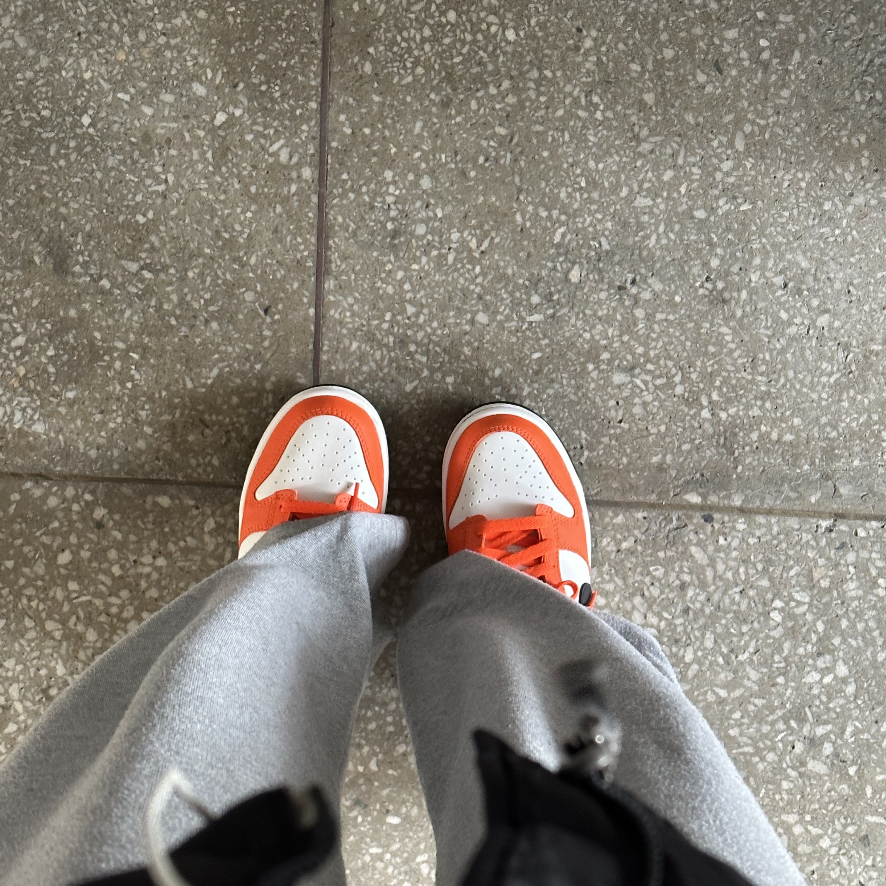 (GS) Nike Dunk Low Safety Orange 착용 스타일
