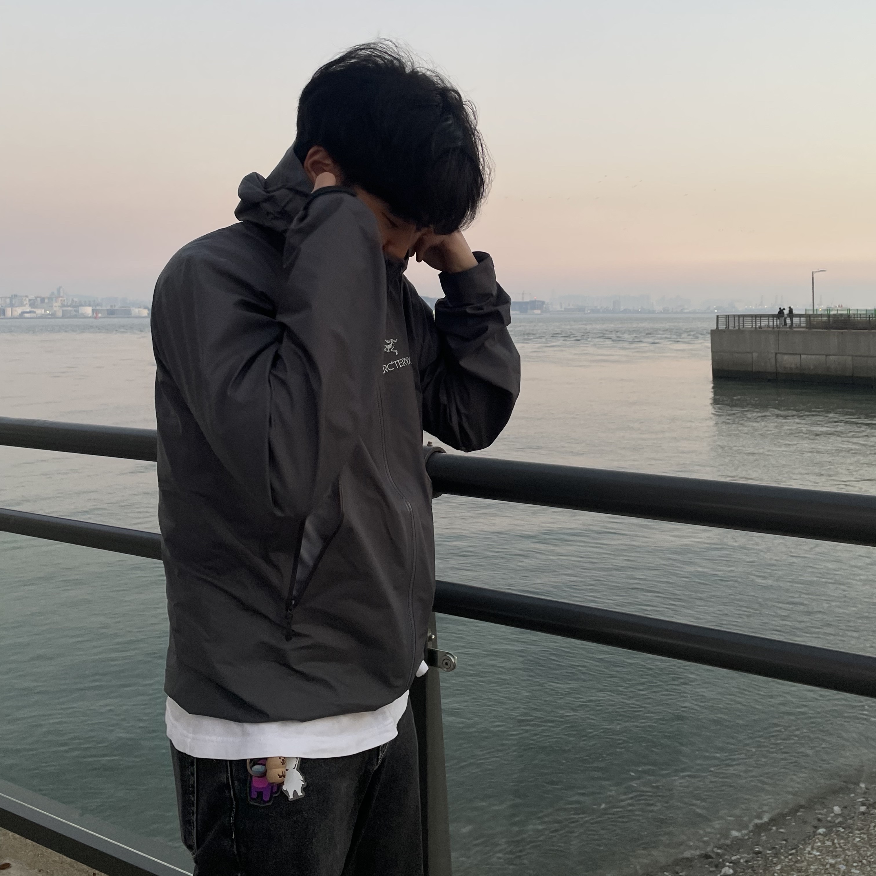 Arc'teryx Beta Jacket Cloud 착용 스타일 - 2