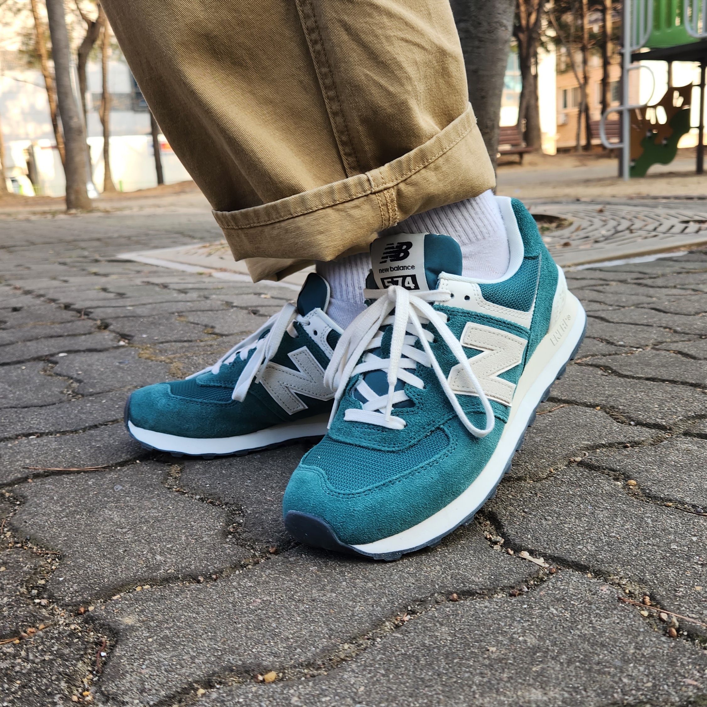 New Balance 574 Classics Reimagined Green 착용 스타일