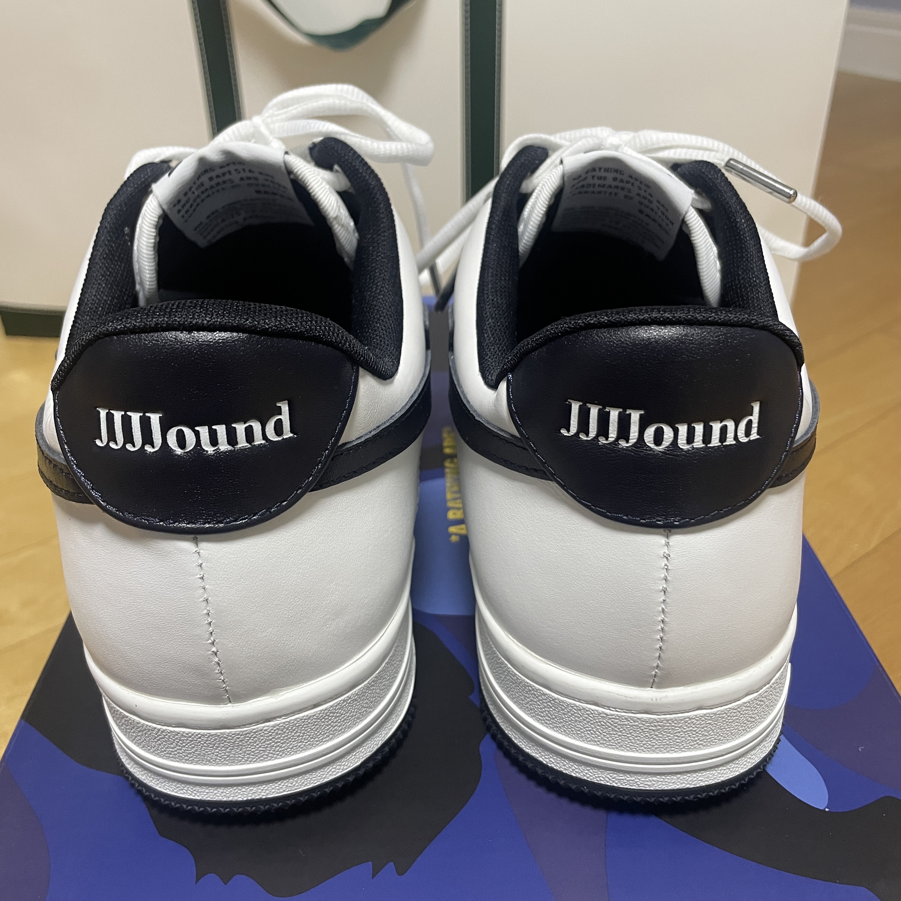 BAPE x JJJJound Bape Sta Low White Navy 착용 스타일 - 2