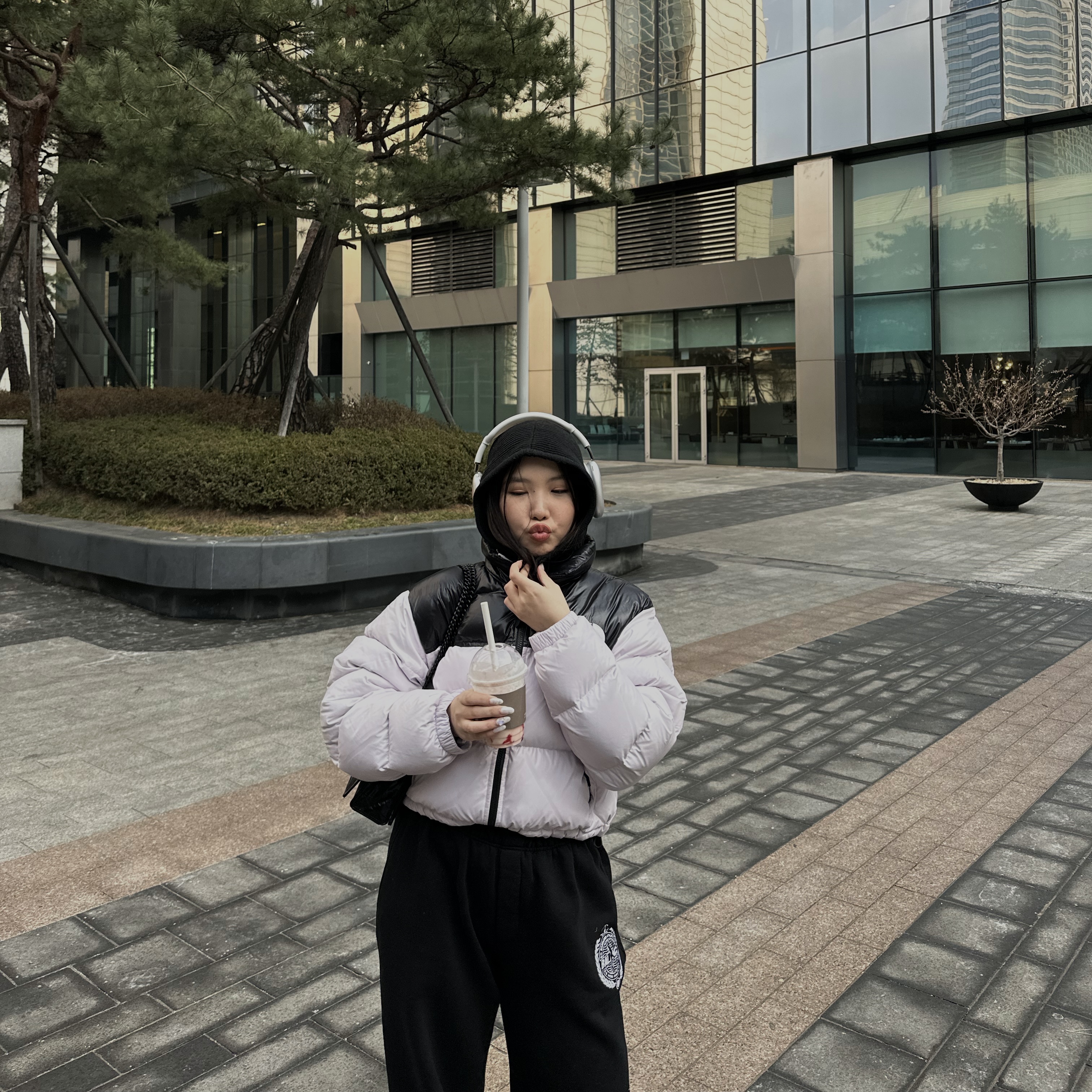 (W) The North Face Nuptse Short Jacket Lilac, Apple AirPods Max Lightning Silver (Korean Ver.) 착용 스타일 - 2