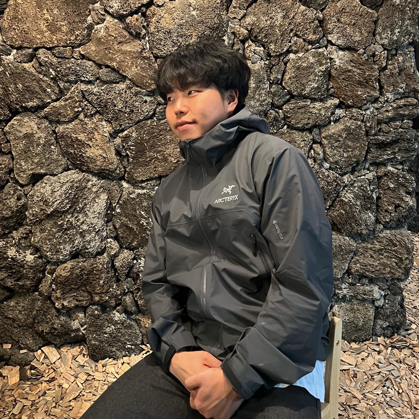 Arc'teryx Beta Jacket Cloud 착용 스타일 - 1