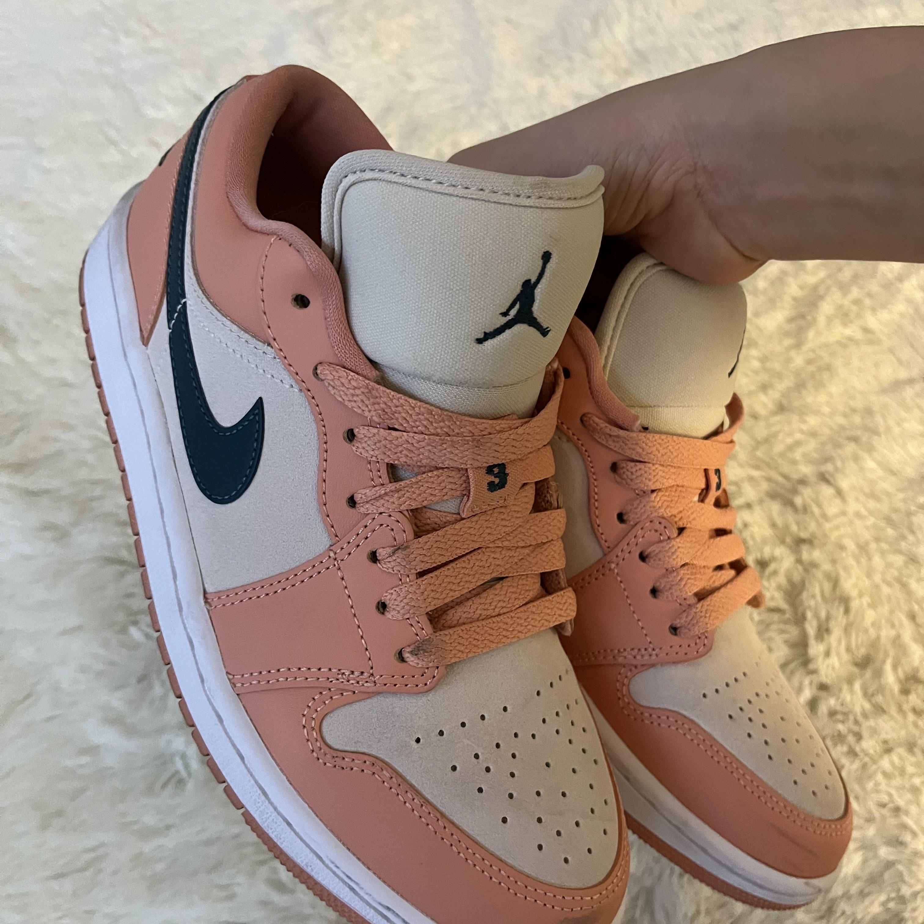 (W) Jordan 1 Low Light Madder Root 착용 스타일