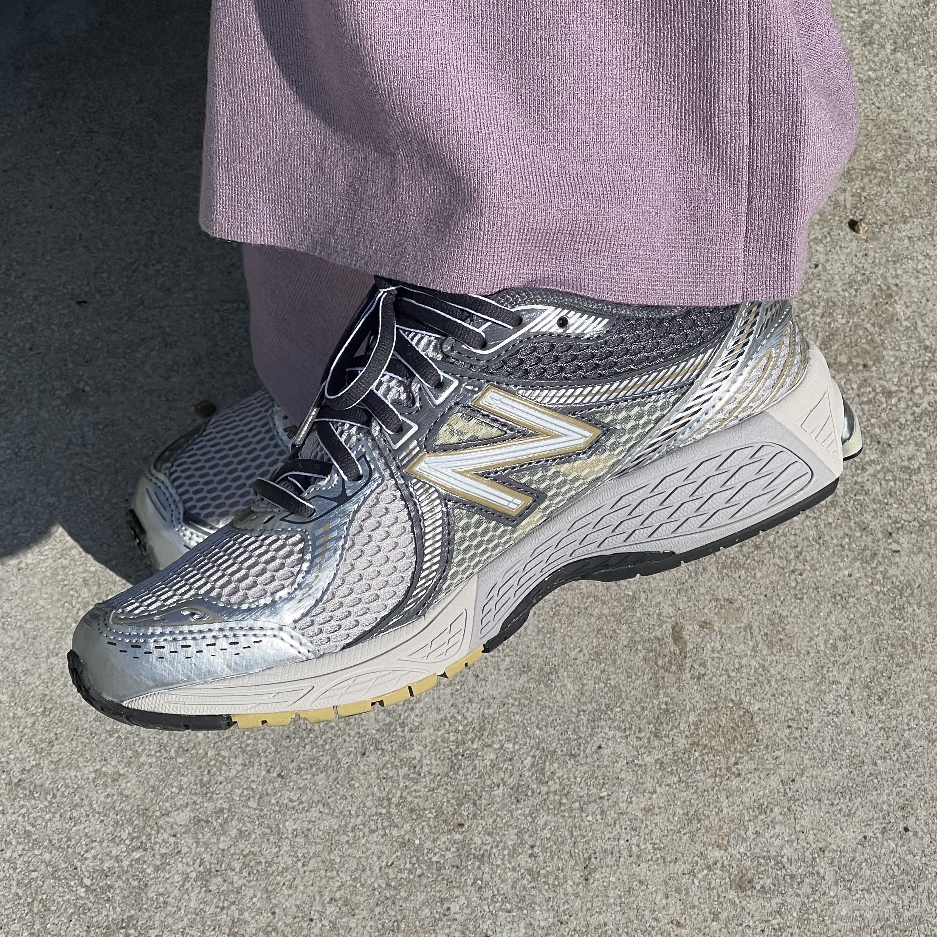 New Balance 860v2 Earth 착용 스타일 - 2