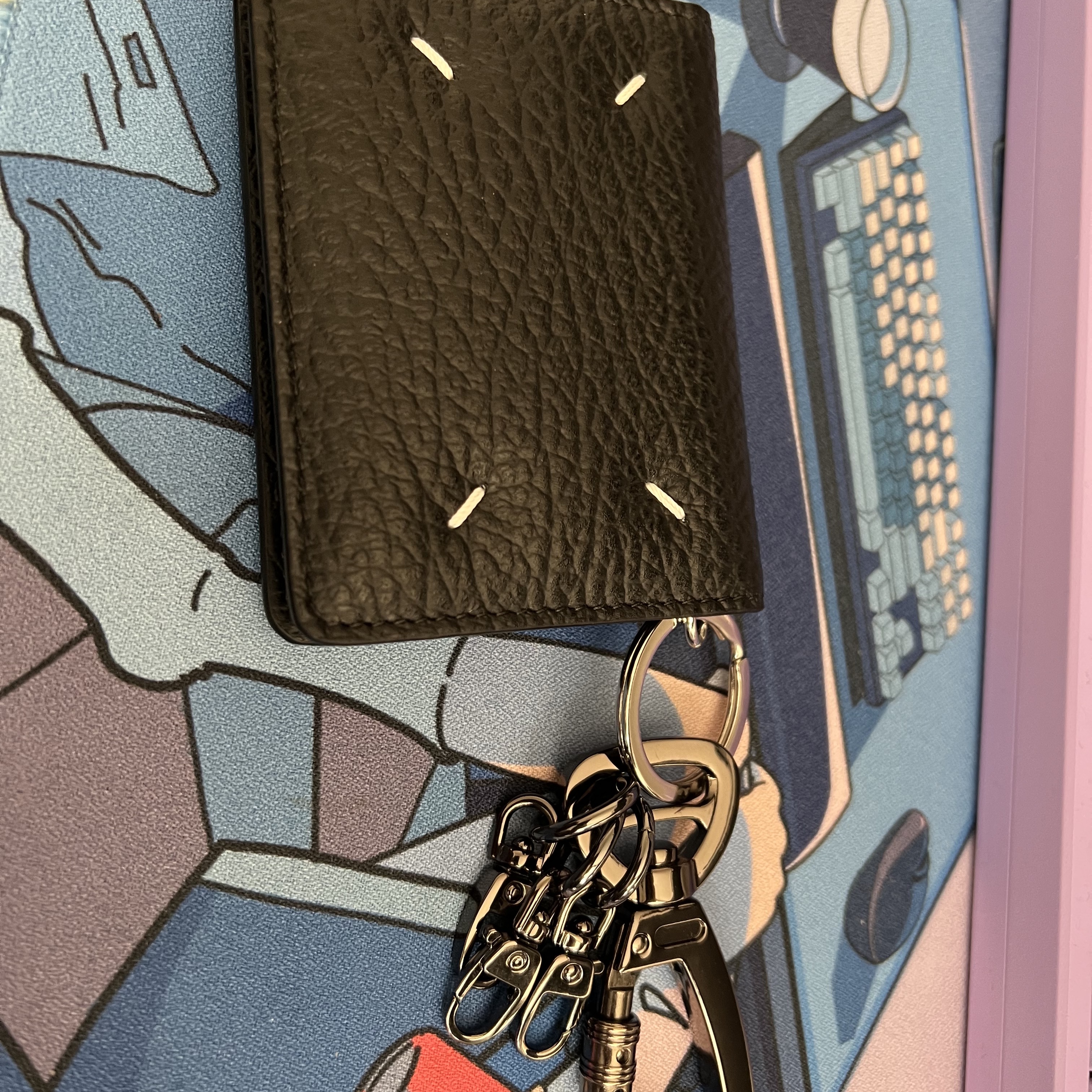 Maison Margiela Keyring Wallet Black 착용 스타일