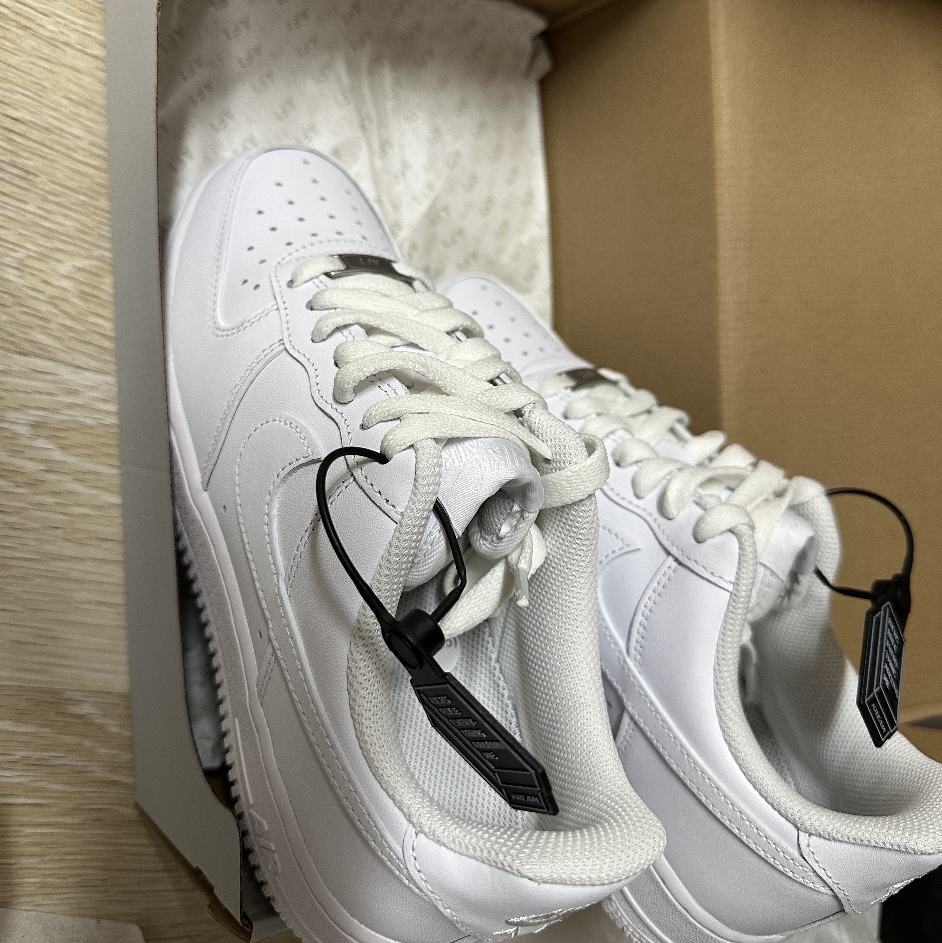 Nike Air Force 1 '07 Low White 착용 스타일