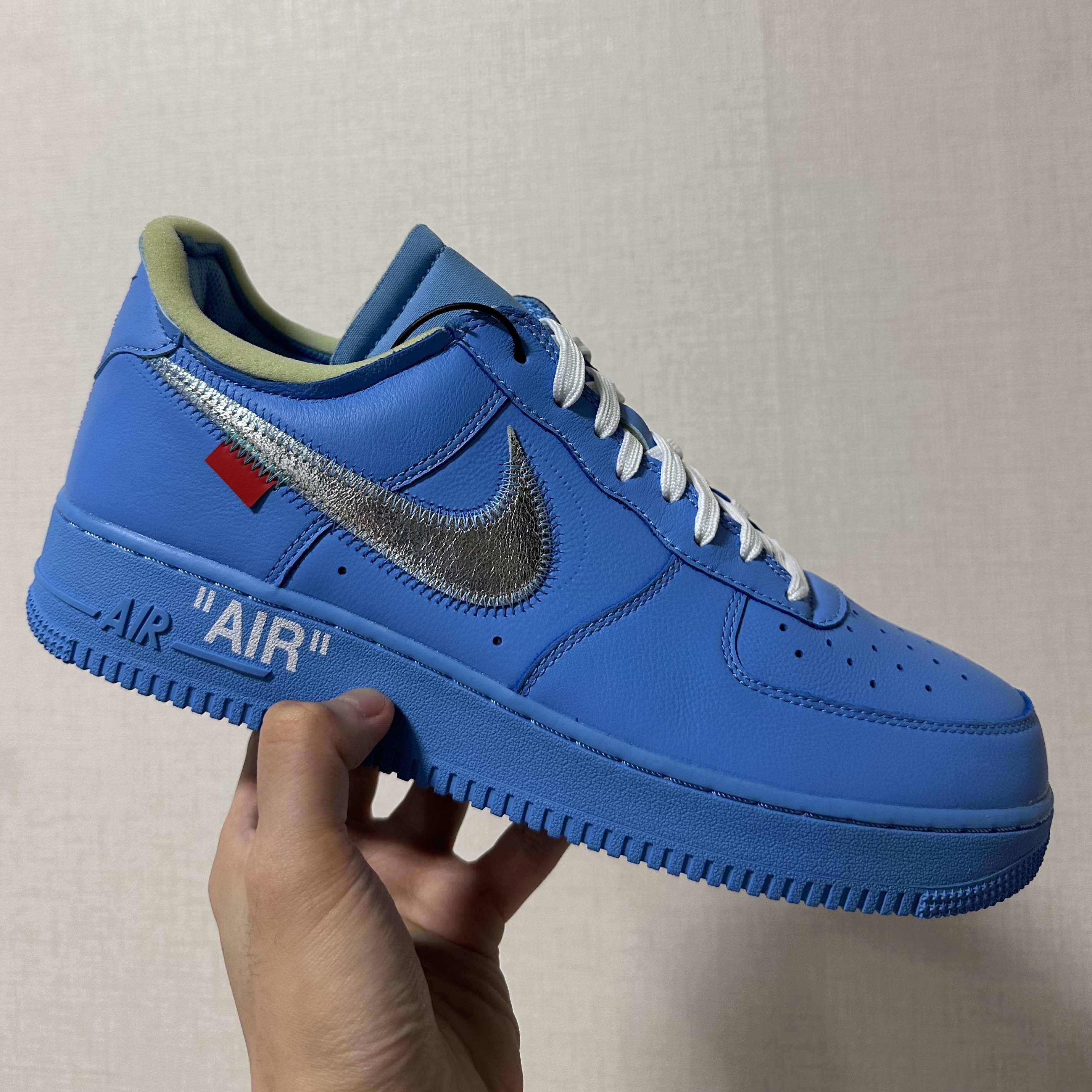 Nike x Off-White Air Force 1 Low MCA University Blue 착용 스타일