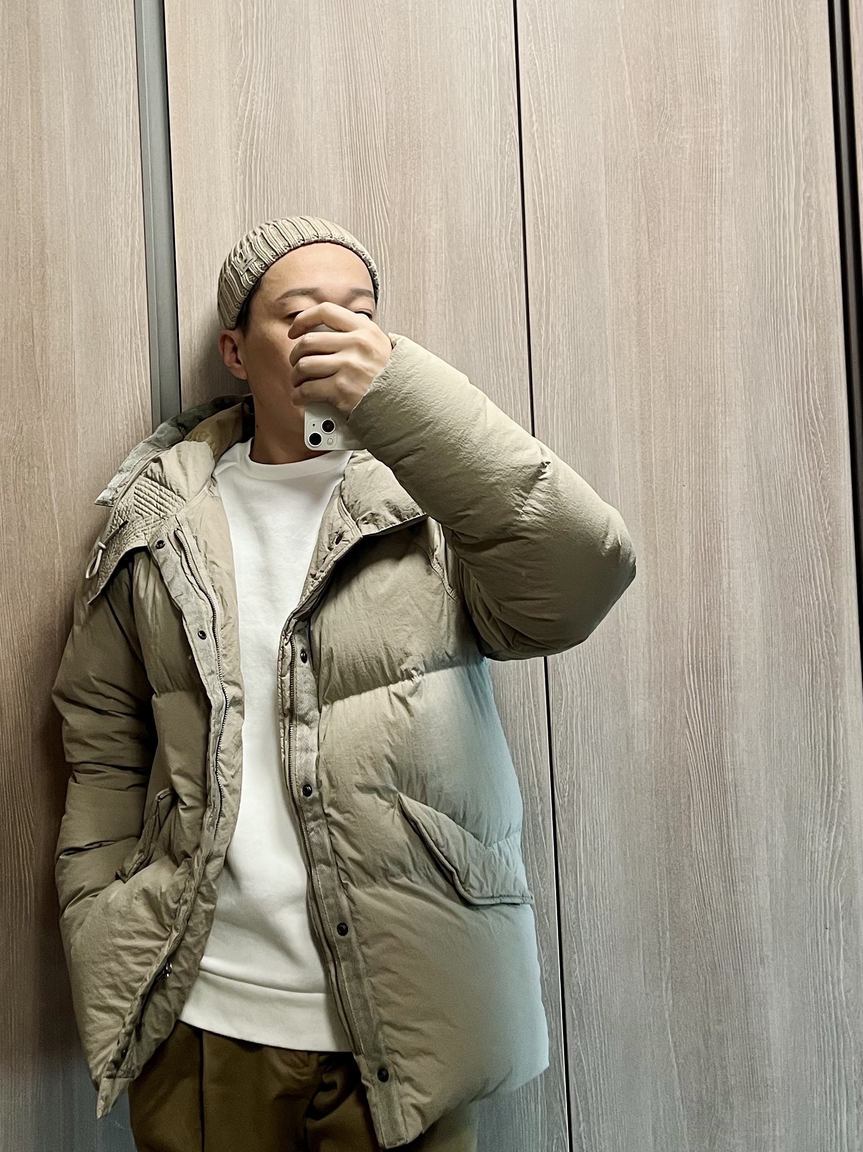 Ten C Artic Down Parka Pale Taupe 착용 스타일
