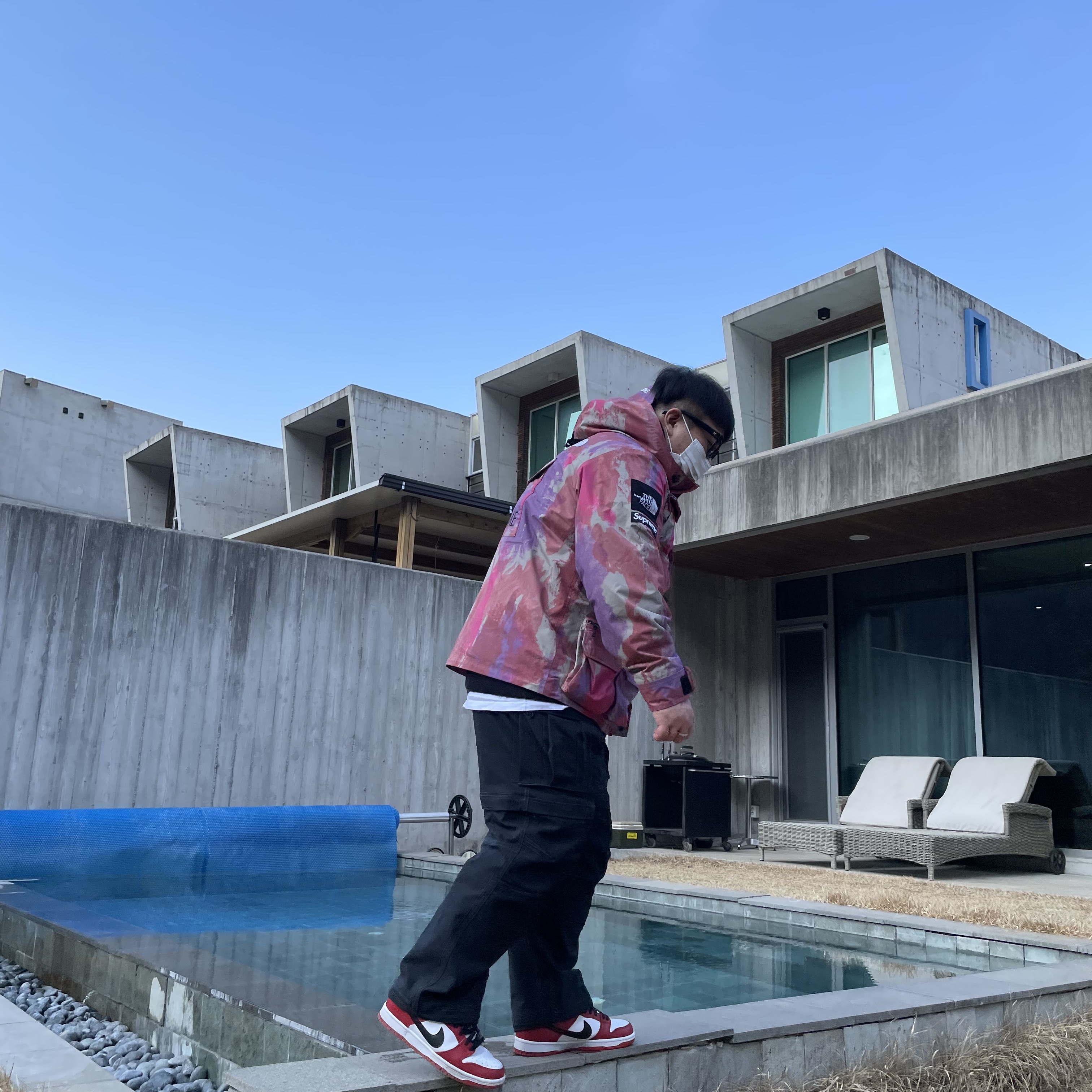 Supreme x The North Face Cargo Jacket Multi-Color - 20SS, Nike ACG Smith Summit Cargo Pants Black Summit White - Asia 착용 스타일 - 2