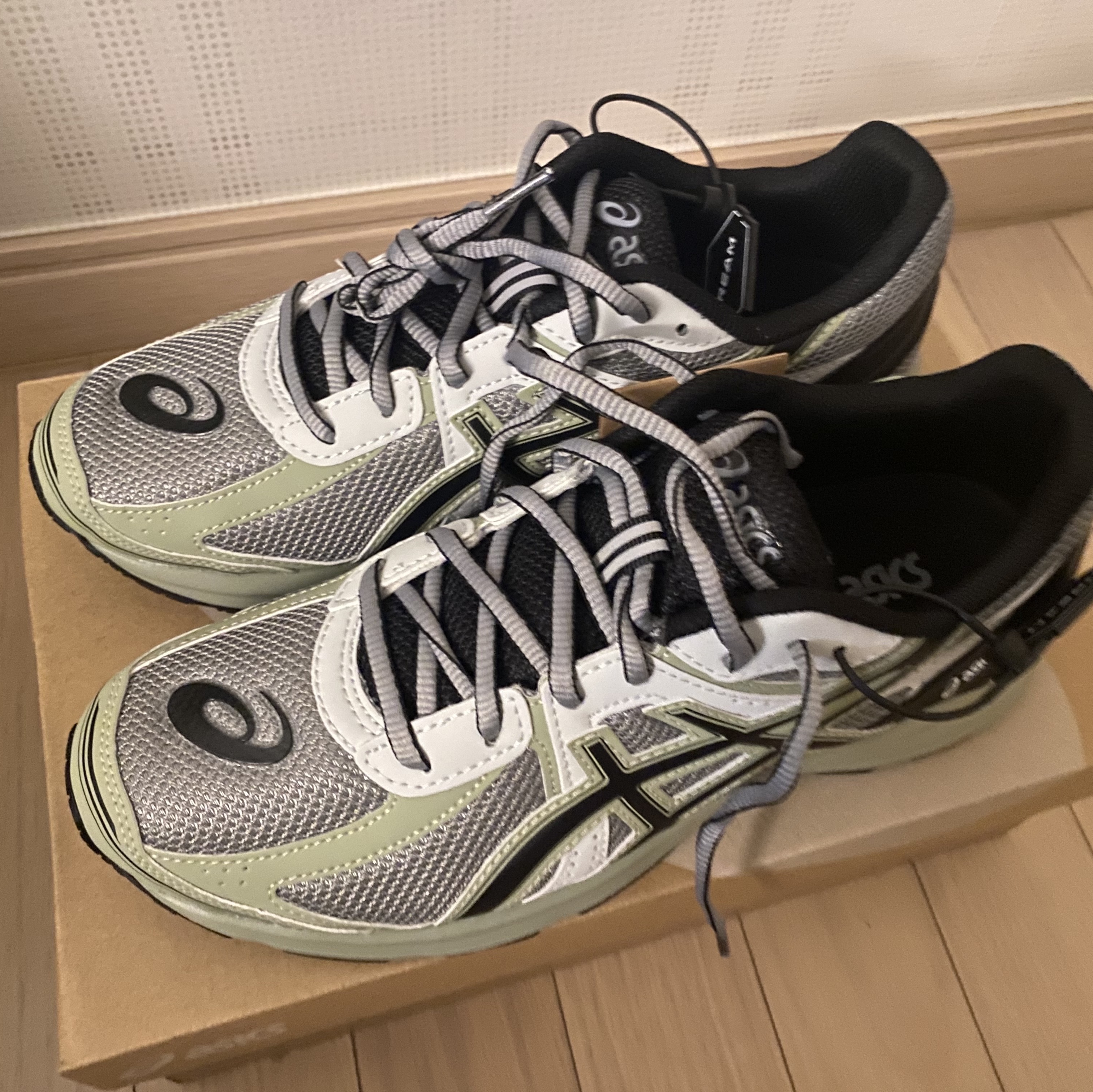 Asics Jog 100 S Sheet Rock - 2E Wide 착용 스타일