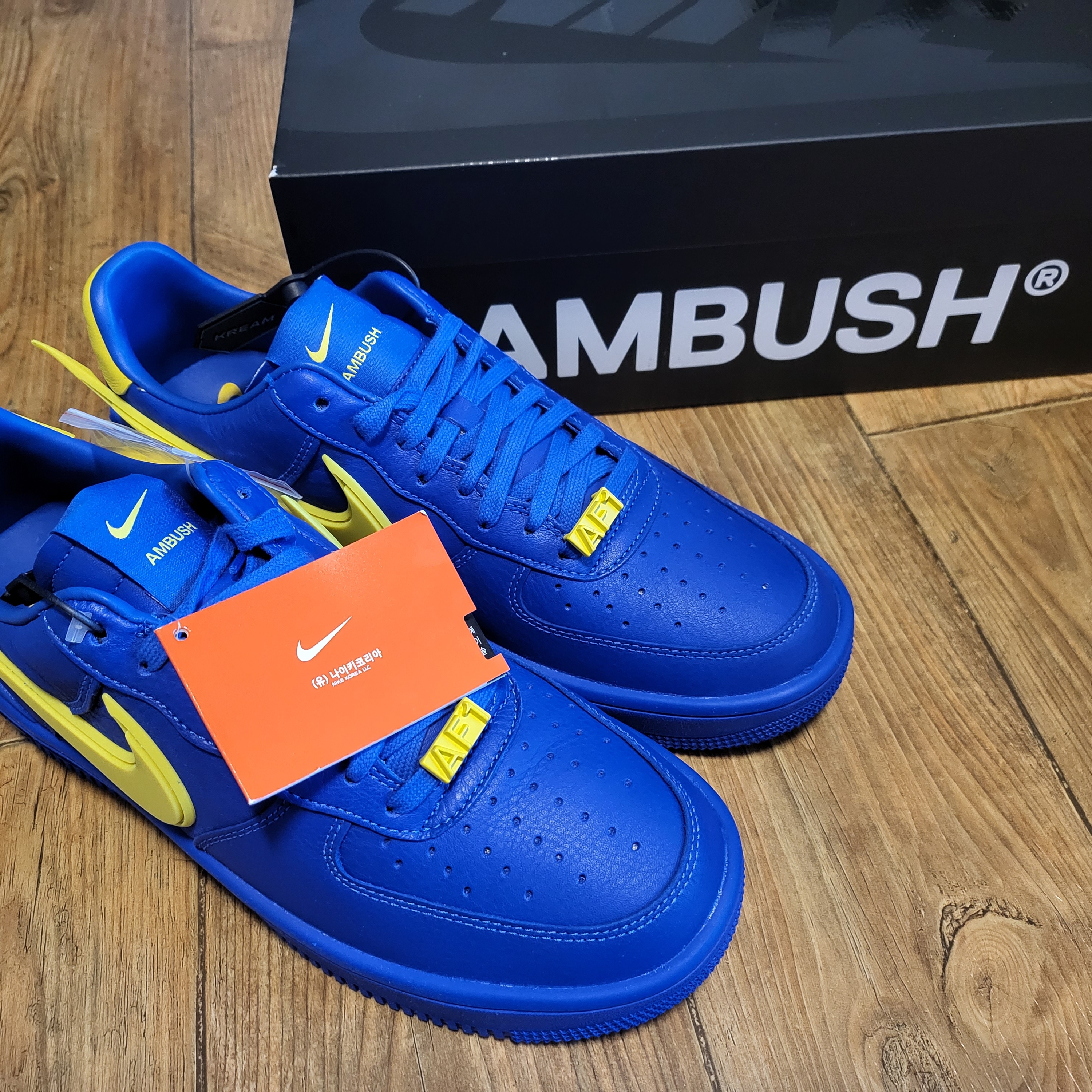 Nike x Ambush Air Force 1 Low SP Game Royal and Vivid Sulfur 착용 스타일