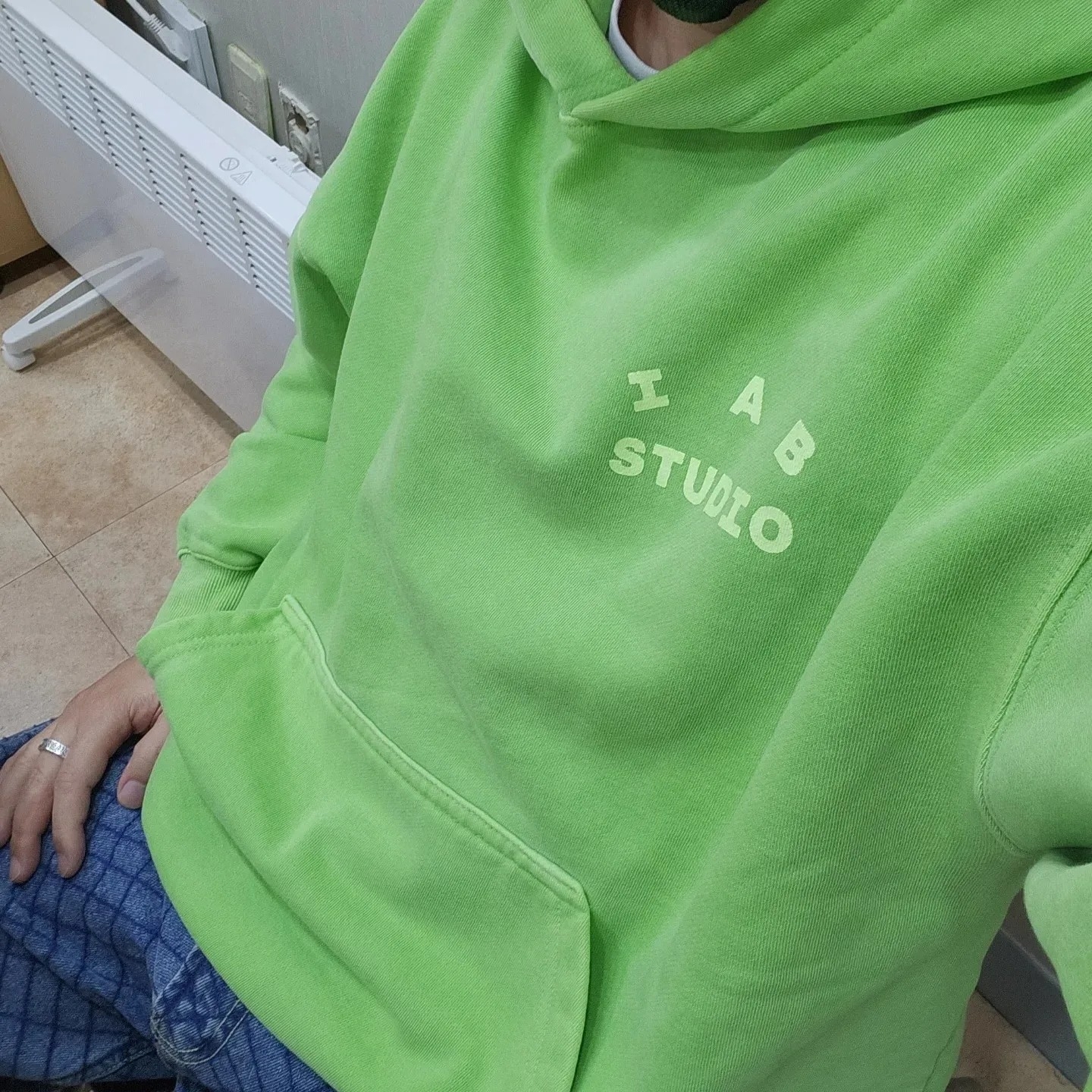 IAB Studio Pigment Hoodie & Sack Apple Green, Nike x Stussy Air Penny II Vivid Green and Black 착용 스타일 - 2