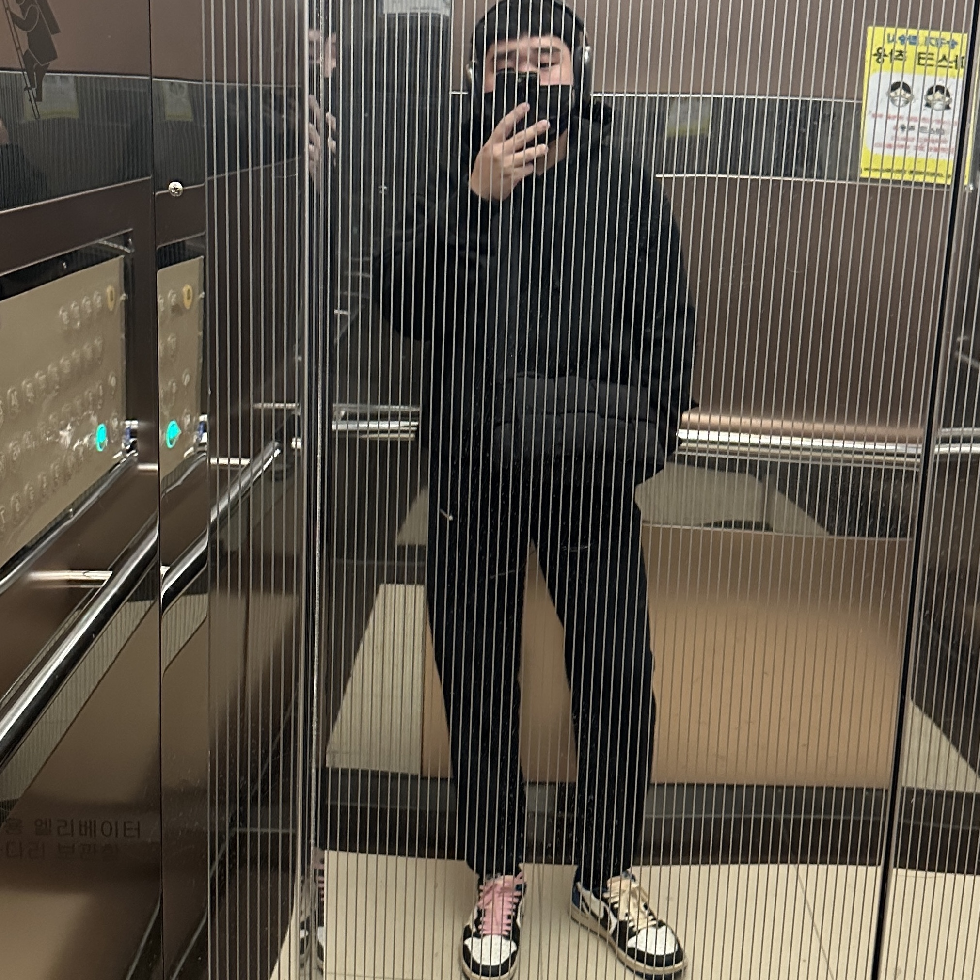 Apple AirPods Max Lightning Space Gray (Korean Ver.), Stussy Basic Stussy Hoodie Black 2022 착용 스타일