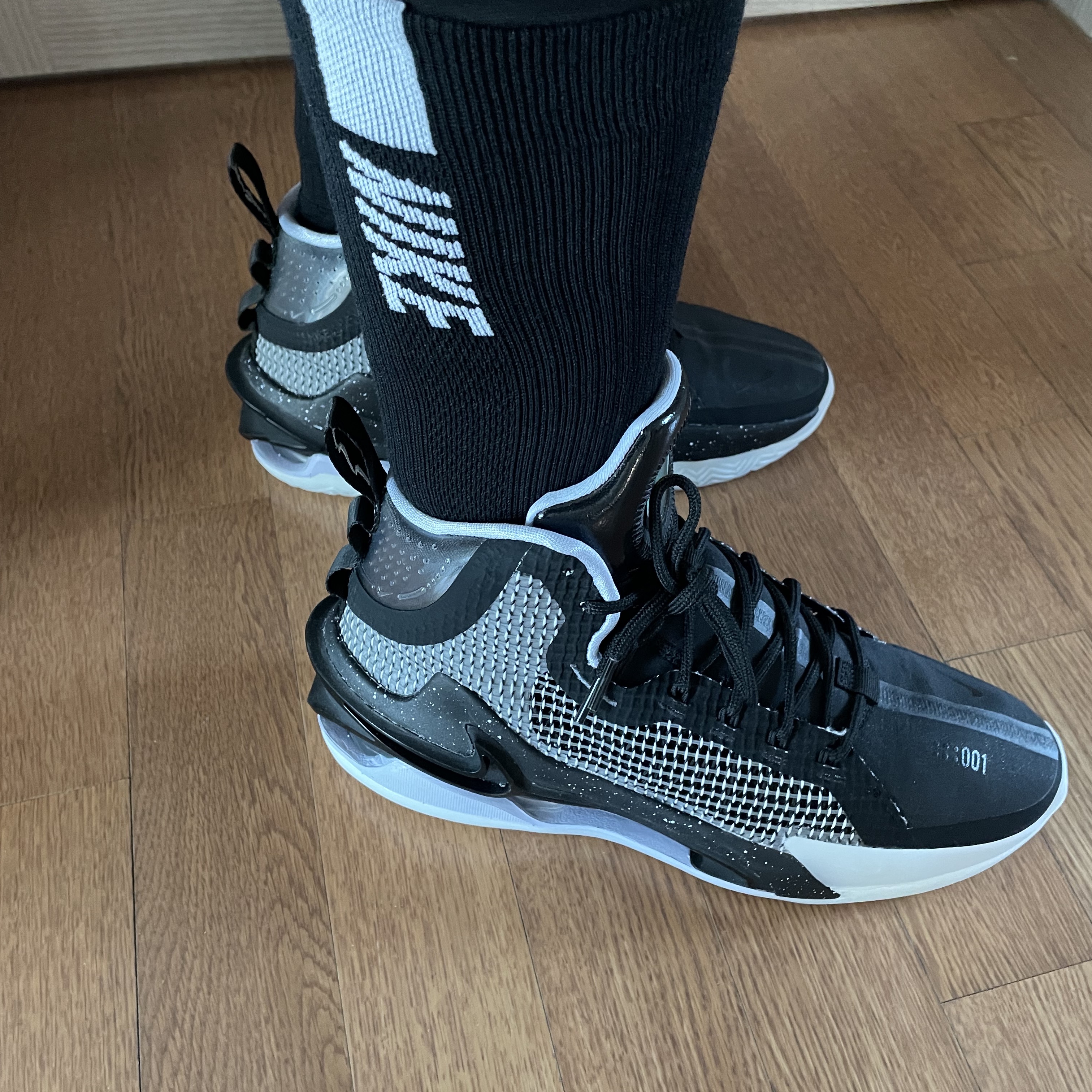 Nike Air Zoom GT Jump Black 착용 스타일