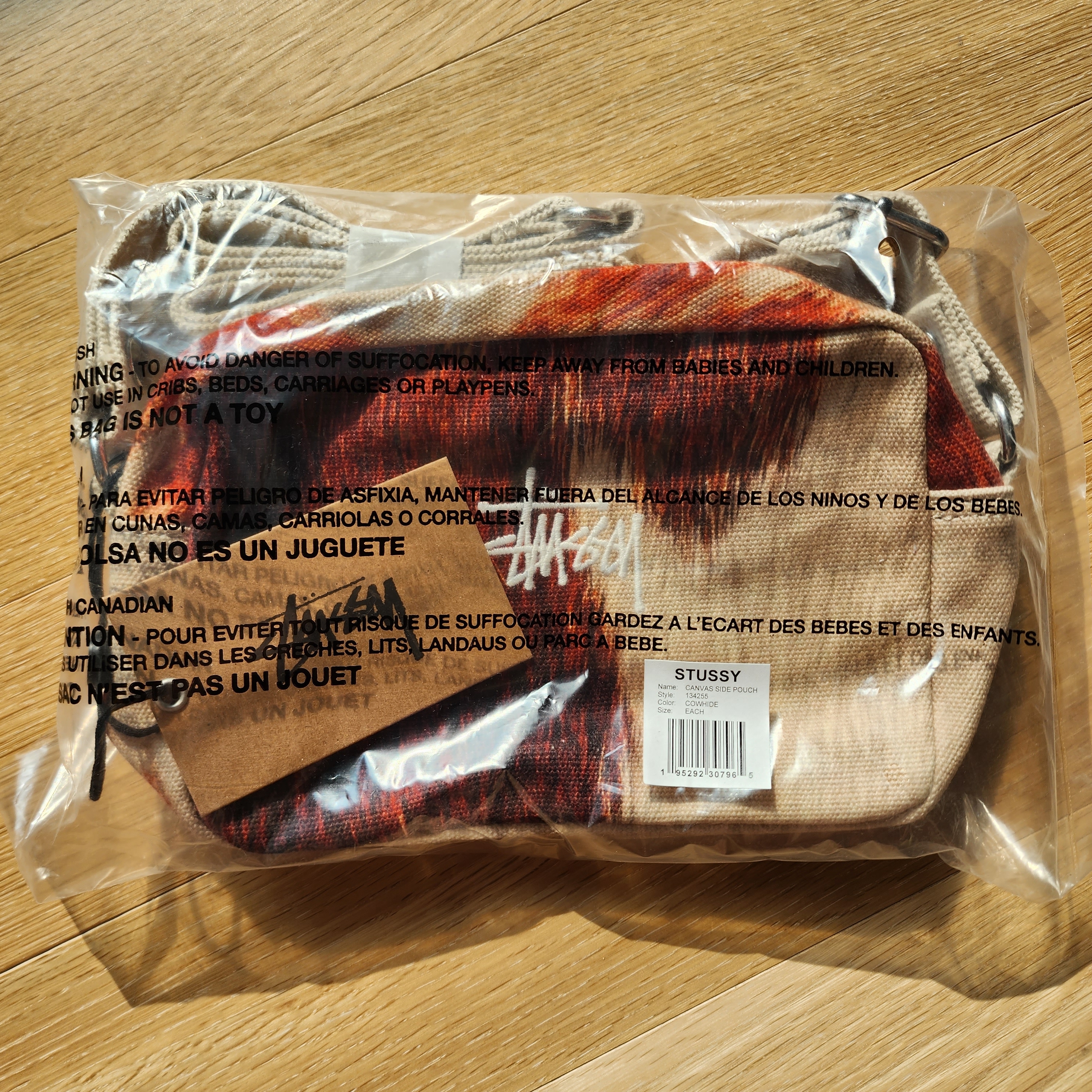 Stussy Canvas Side Pouch Cowhide 착용 스타일