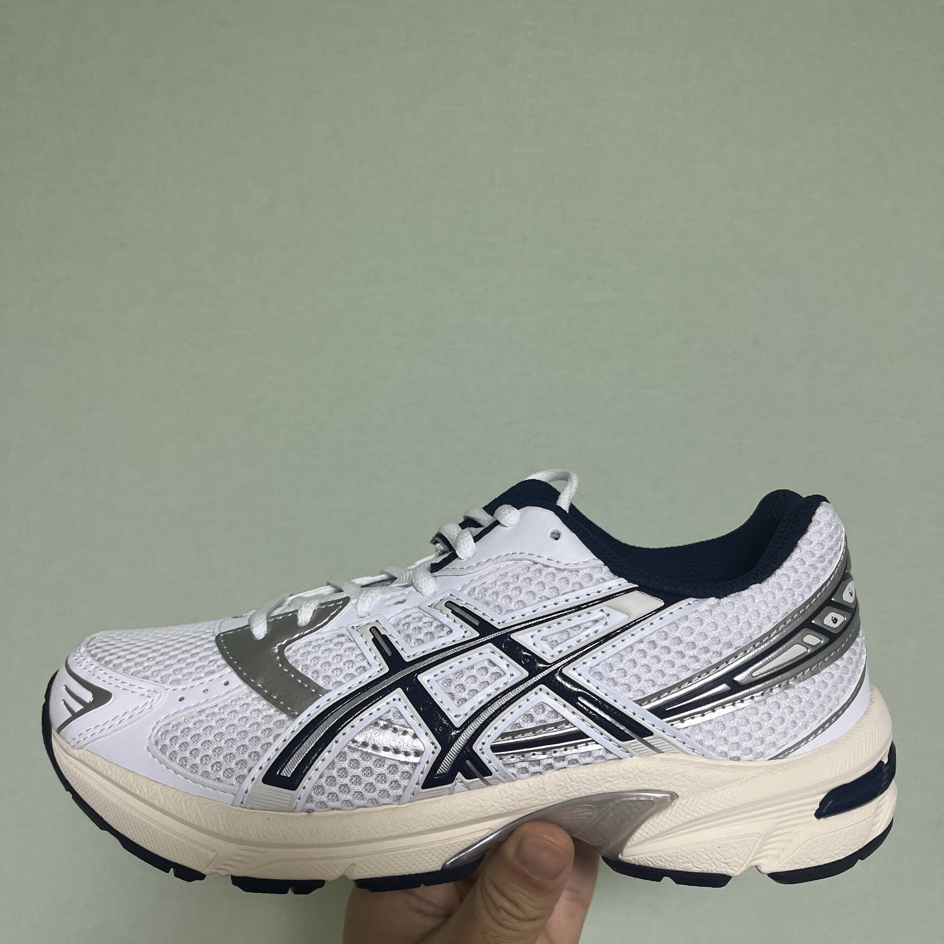(W) Asics Gel-1130 White Midnight 착용 스타일 - 1