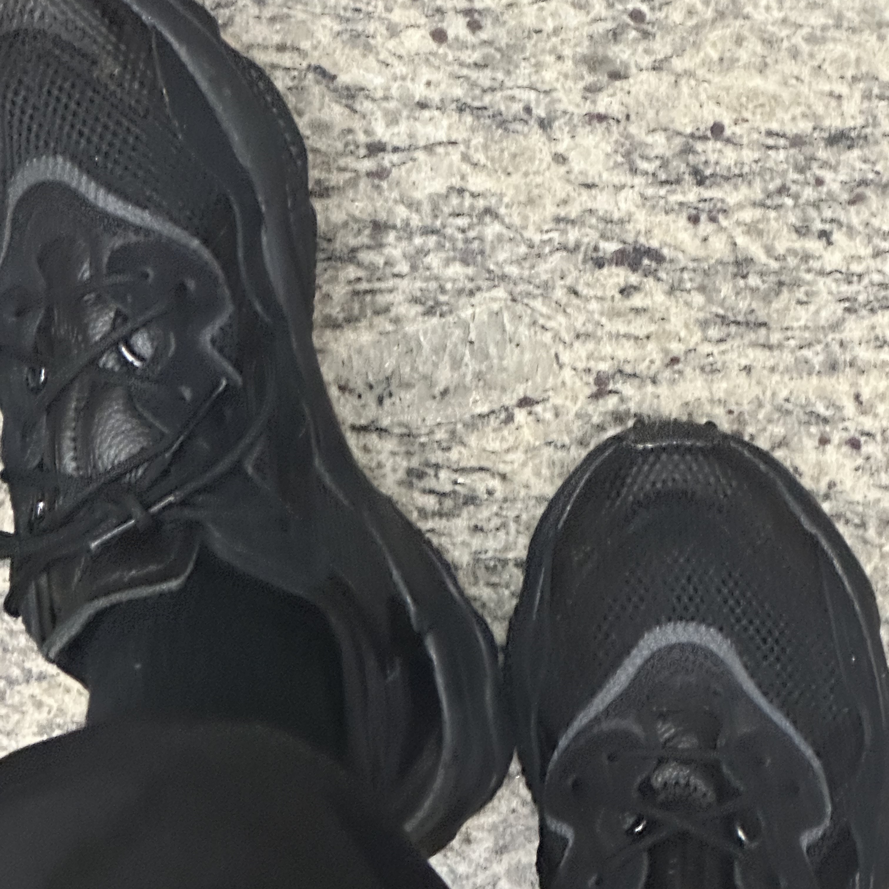 Adidas Ozweego Core Black 착용 스타일