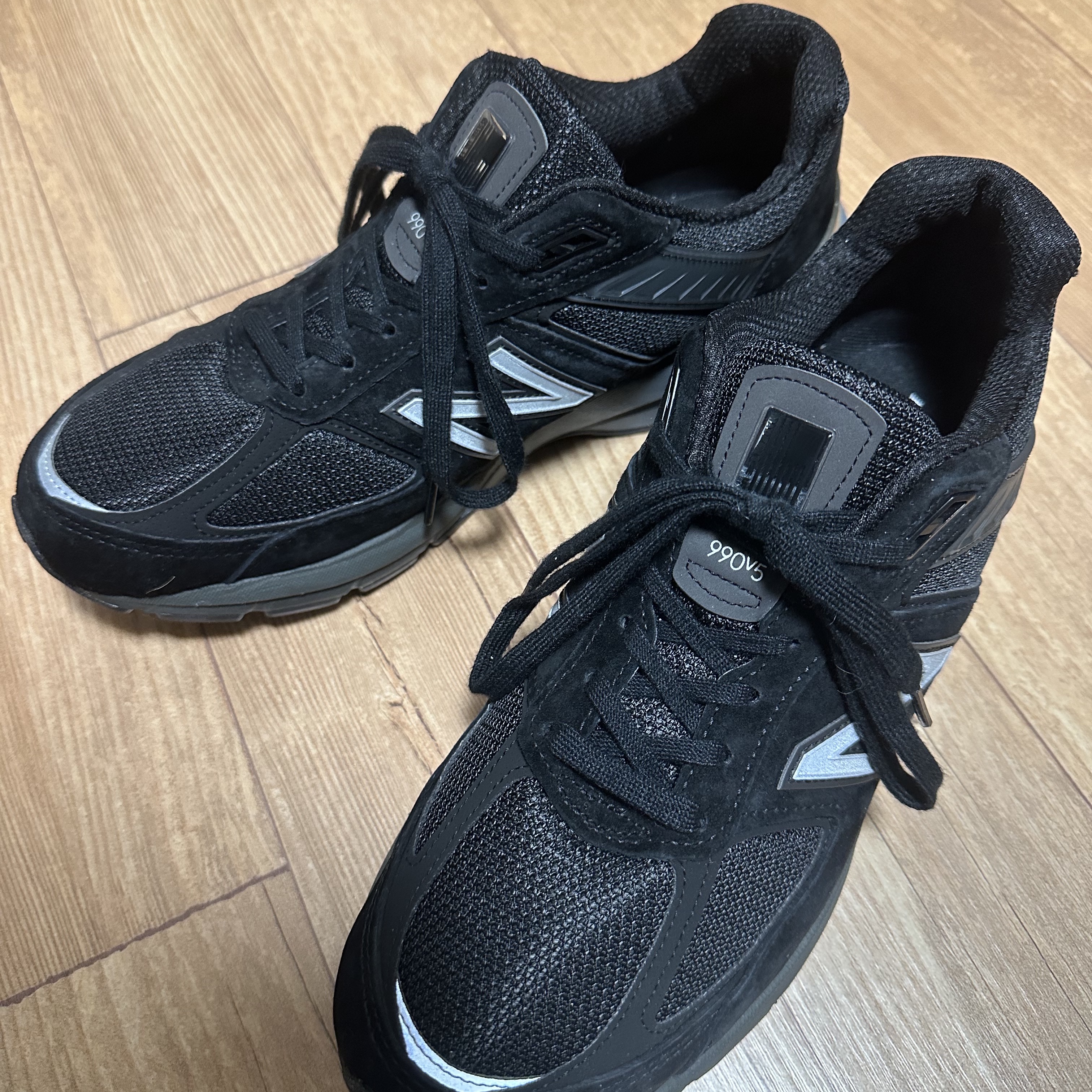 (W) New Balance 990v5 Made in USA Black - B Standard 착용 스타일