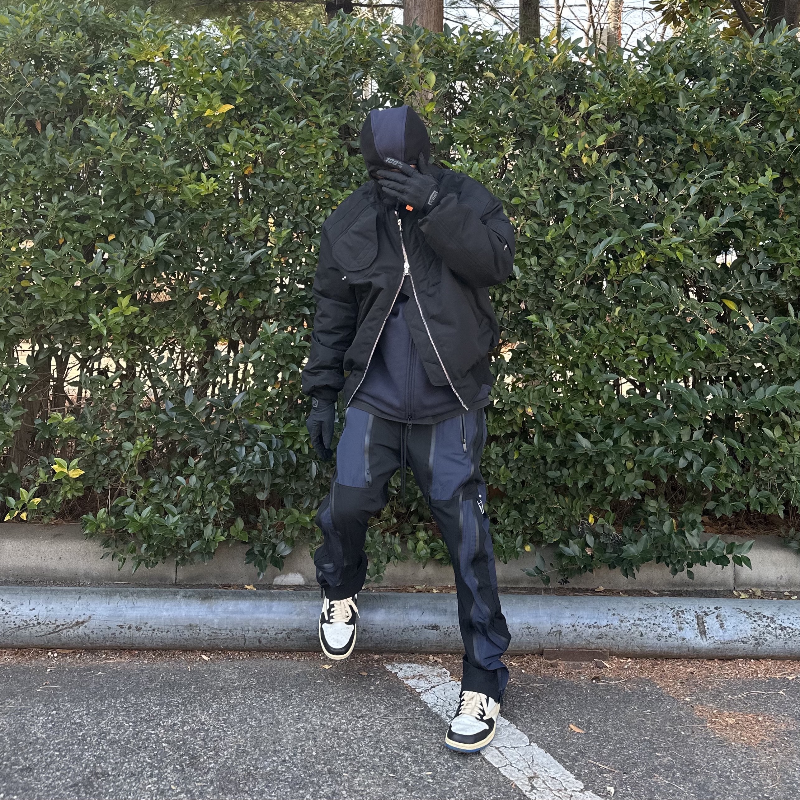 Undermycar Ababell Multi Flap Oversized Bomber Beluga - 22SS, Undermycar Phan Mark 2 Multi Zip Nylon Mesh Pants Iris - 22SS 착용 스타일 - 2