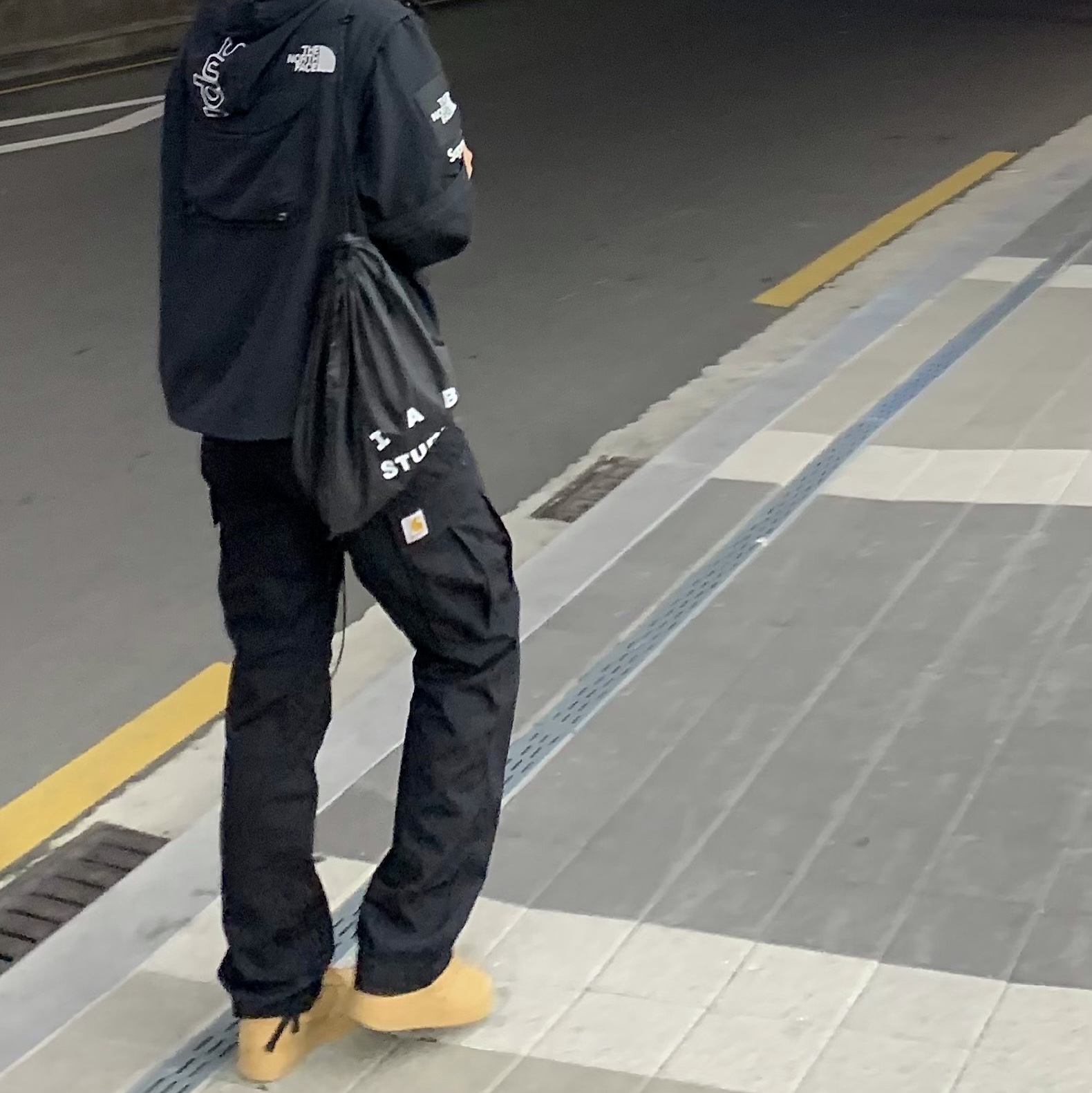 Supreme x The North Face Trekking Convertible Jacket Black - 22SS, Nike x Supreme Air Force 1 Low Flax 착용 스타일 - 1