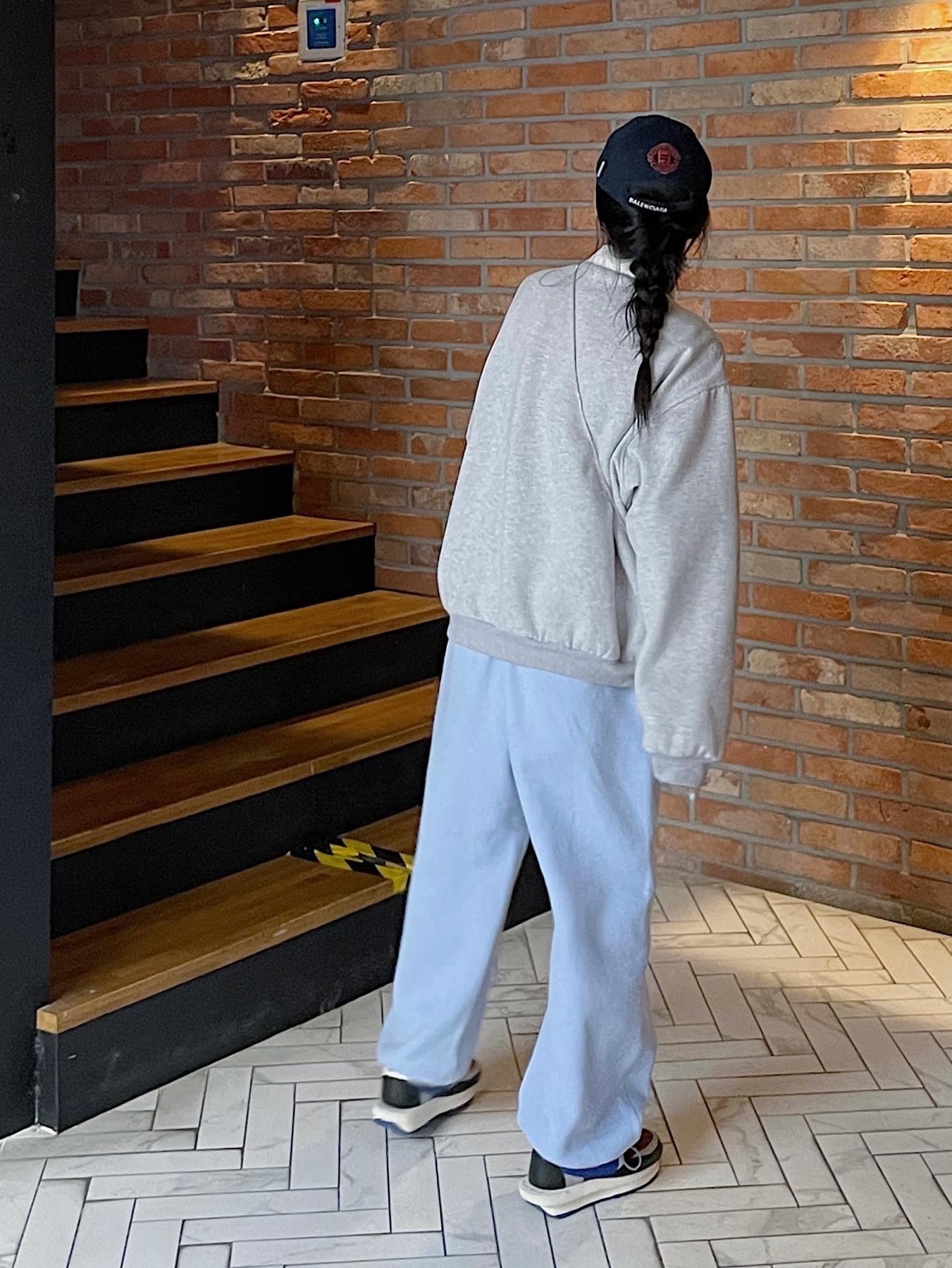 Nike x Sacai x Undercover LDWaffle Night Maroon Team Royal, Balenciaga Unity Snowboard Cap Navy Blue 착용 스타일 - 4