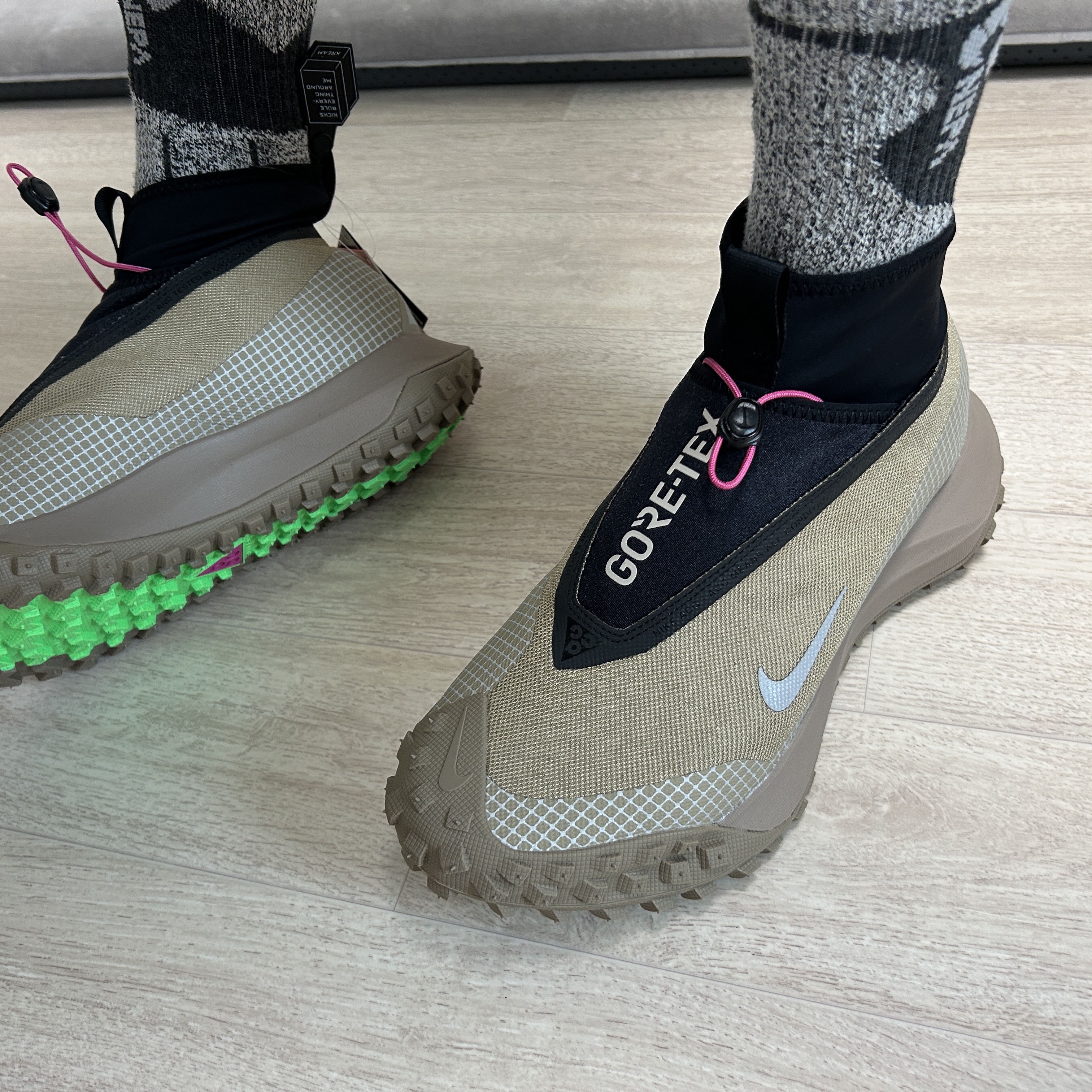 Nike ACG Mountain Fly Gore-Tex Khaki 착용 스타일