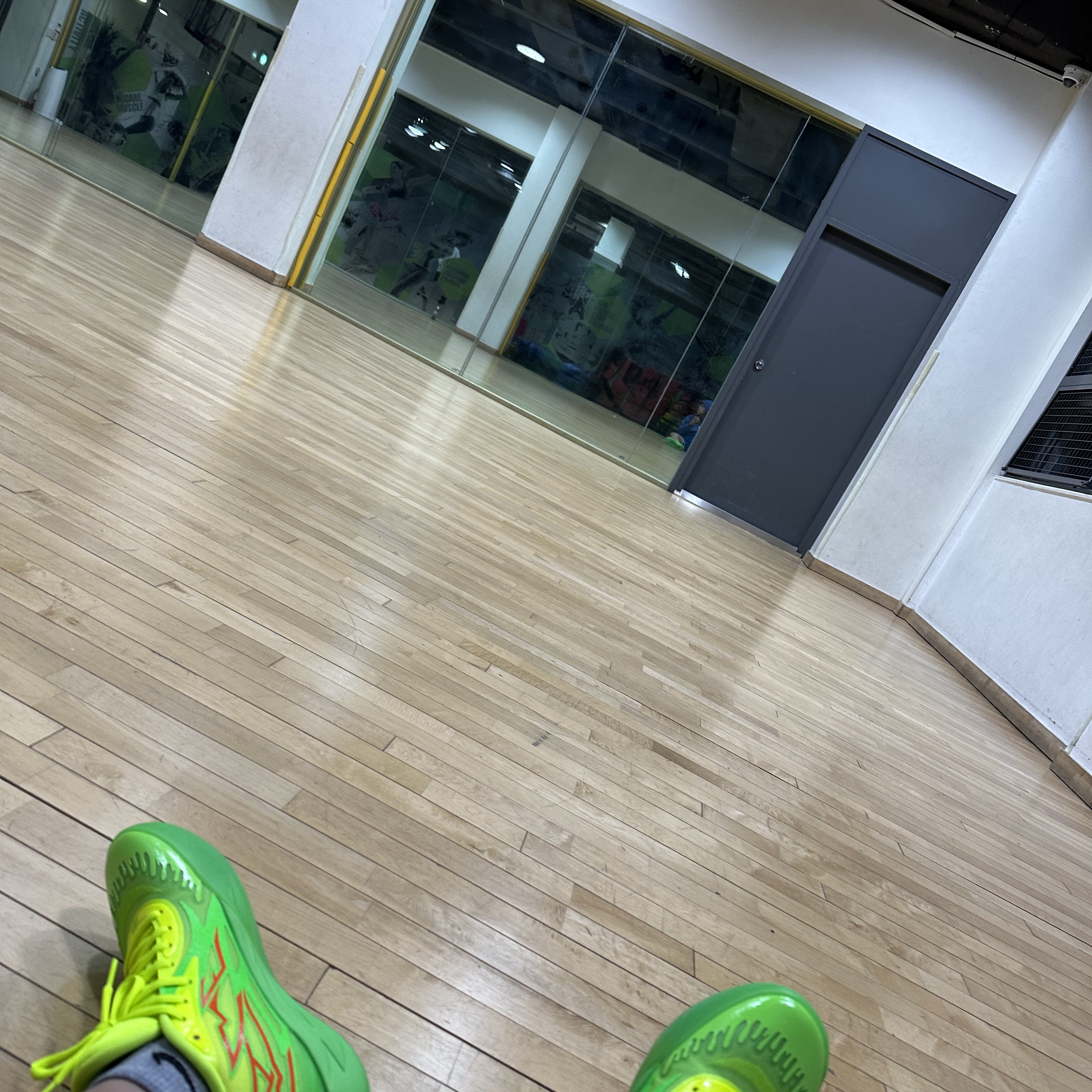 Puma MB.02 Lamelo Ball Fluro Green Lime Squeeze 착용 스타일