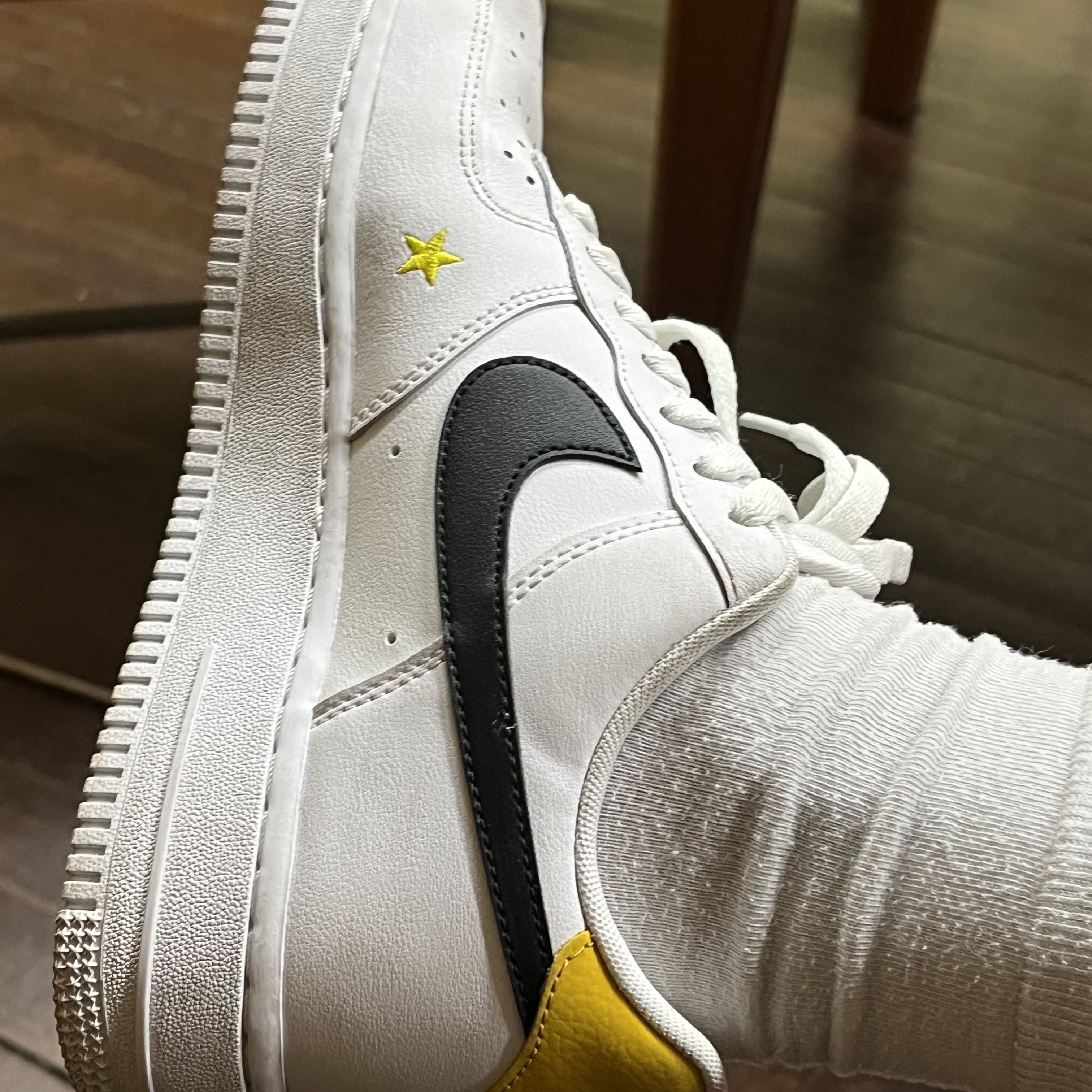 Nike Air Force 1 '07 LV8 2 Have a Nike Day 착용 스타일 - 3