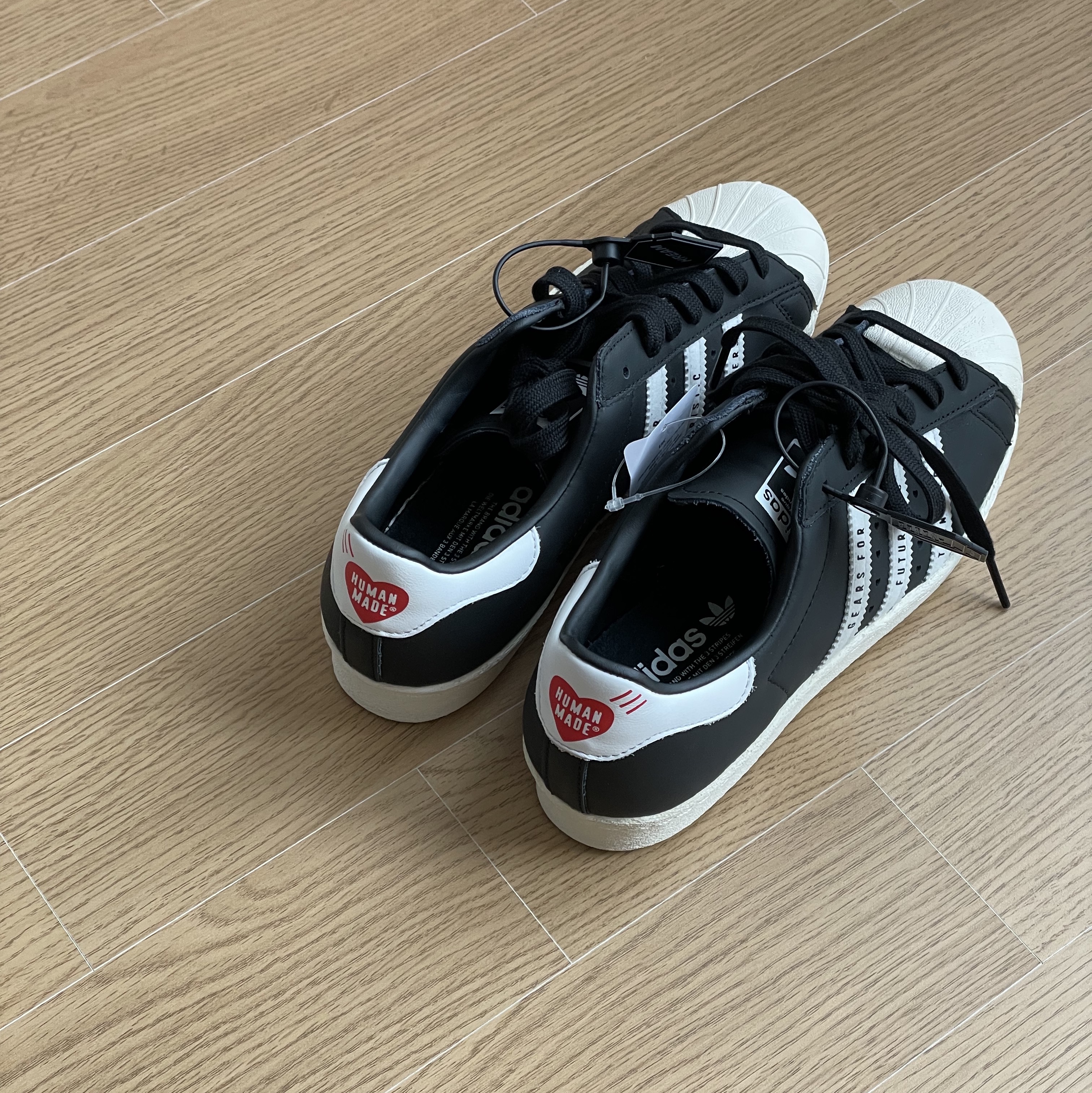Adidas x Human Made Superstar Black White 착용 스타일