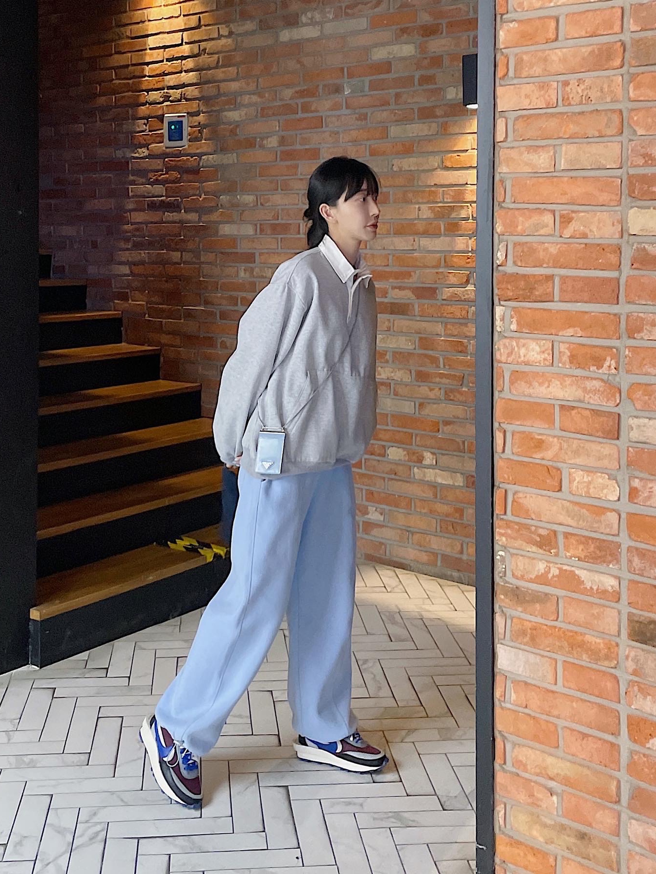 Nike x Sacai x Undercover LDWaffle Night Maroon Team Royal, Balenciaga Unity Snowboard Cap Navy Blue 착용 스타일 - 2