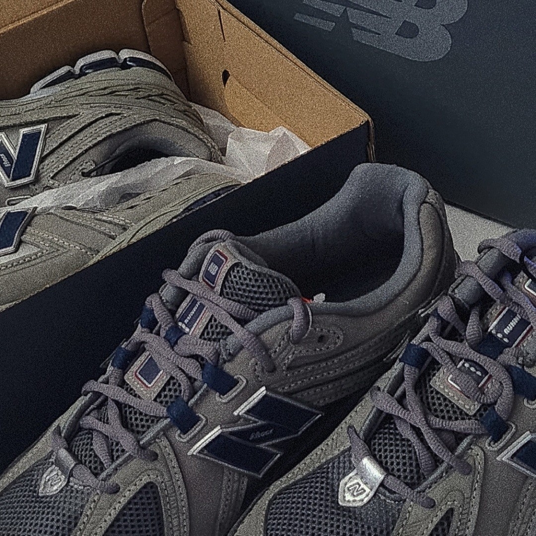 New Balance 1906R Charcoal Grey 착용 스타일 - 2