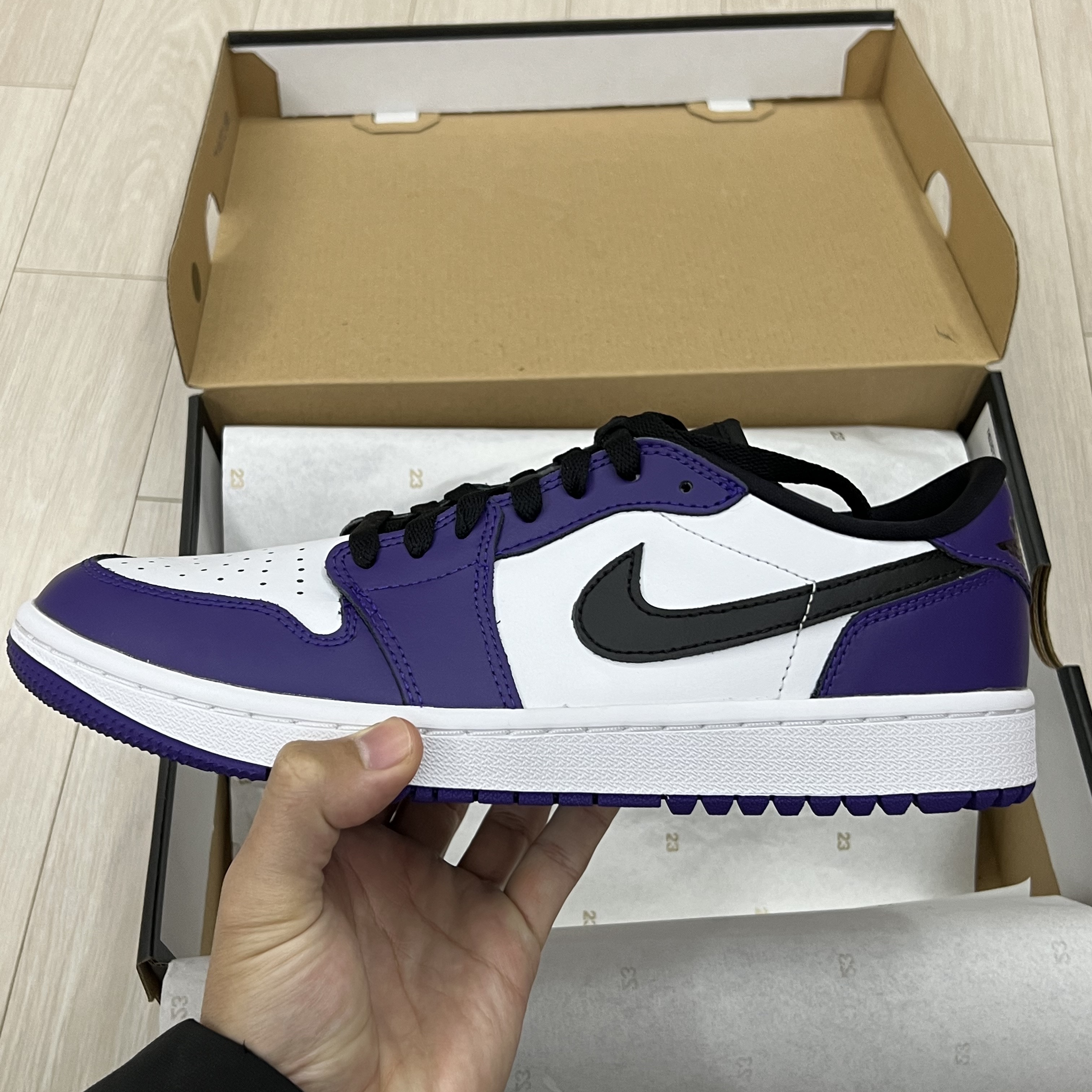 Jordan 1 Low Golf Court Purple 착용 스타일 - 1
