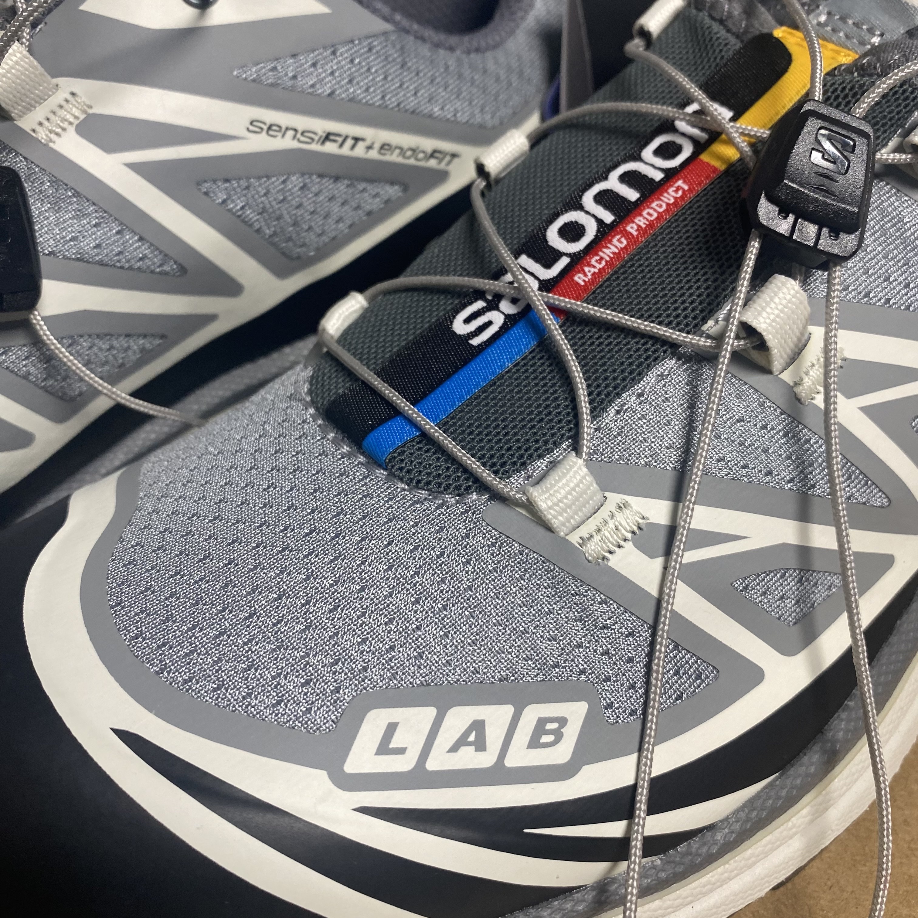 Salomon XT-6 Recut Phantom Vanilla Ice 착용 스타일 - 2