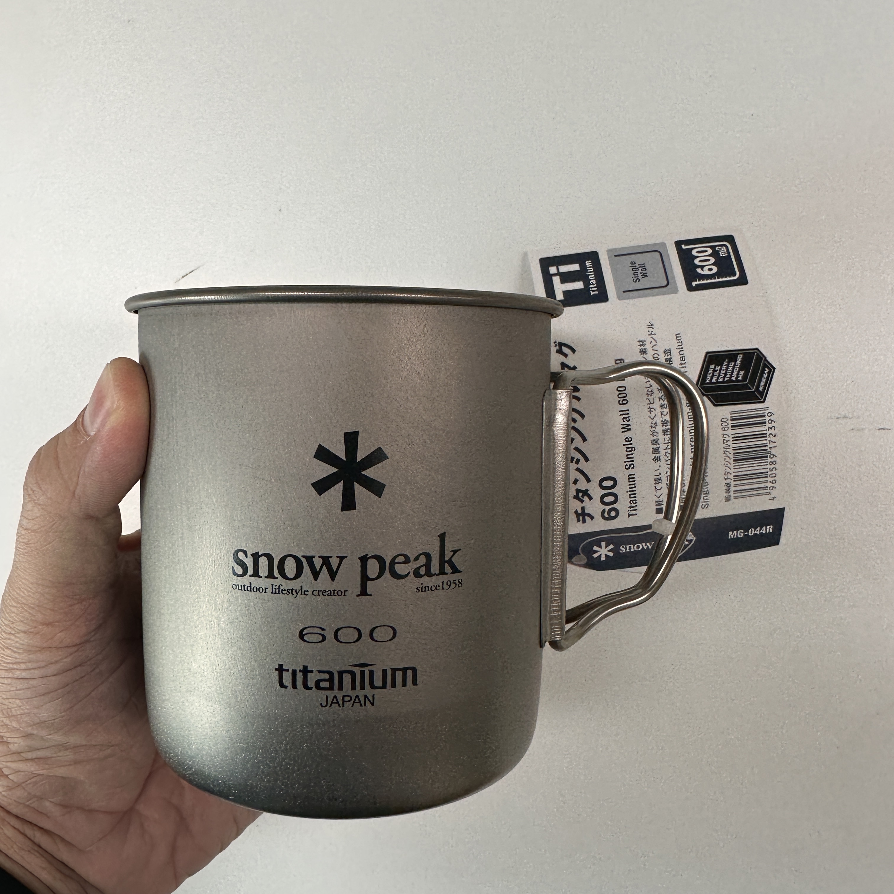 Snow Peak Titanium Single Mug 600(R) 착용 스타일