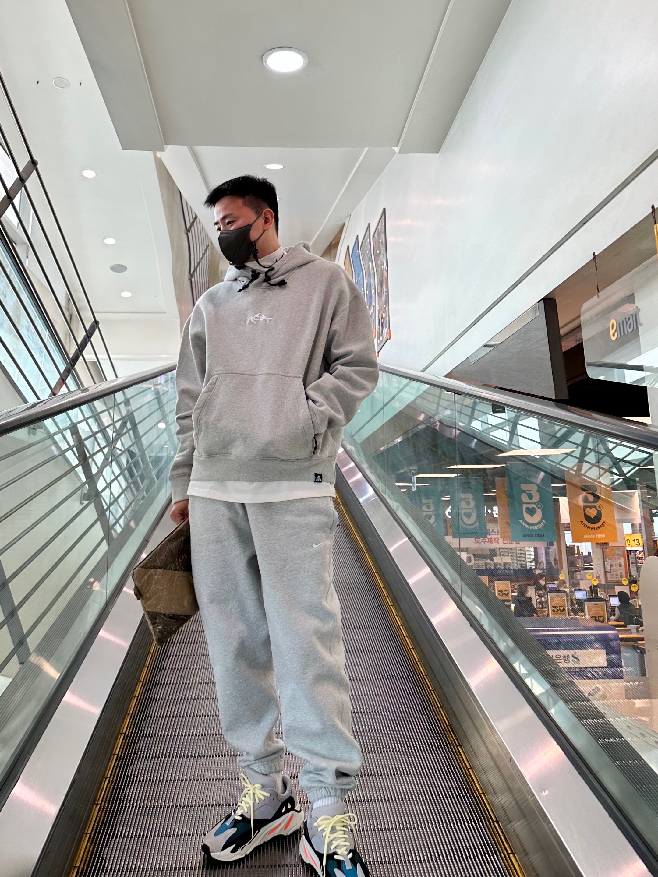 Nike NRG ACG GPX Dolphin Hoodie Grey - Asia, Nike x Drake Nocta Golf Mock Neck Top White - Asia 착용 스타일