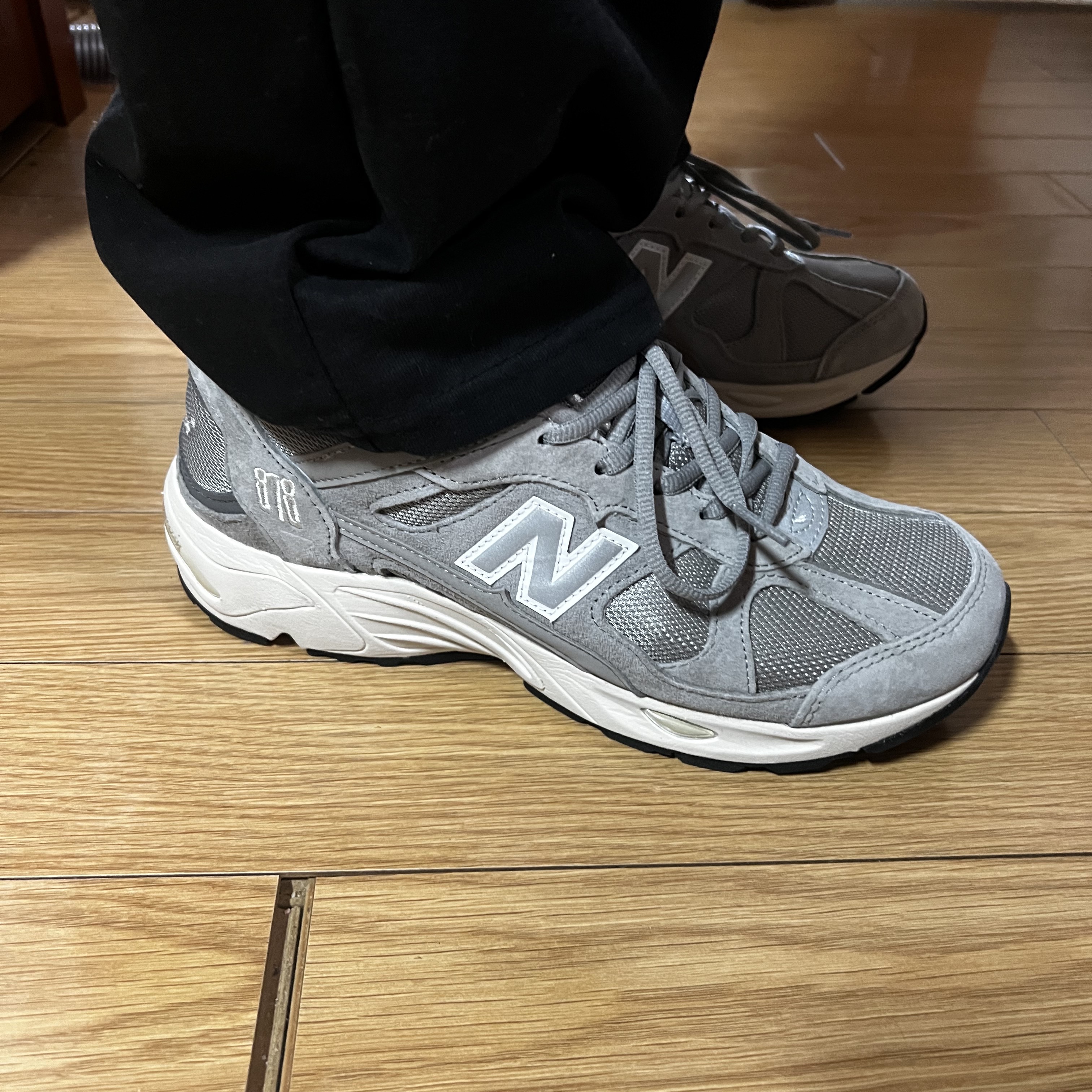 New Balance 878 Gray 착용 스타일 - 2