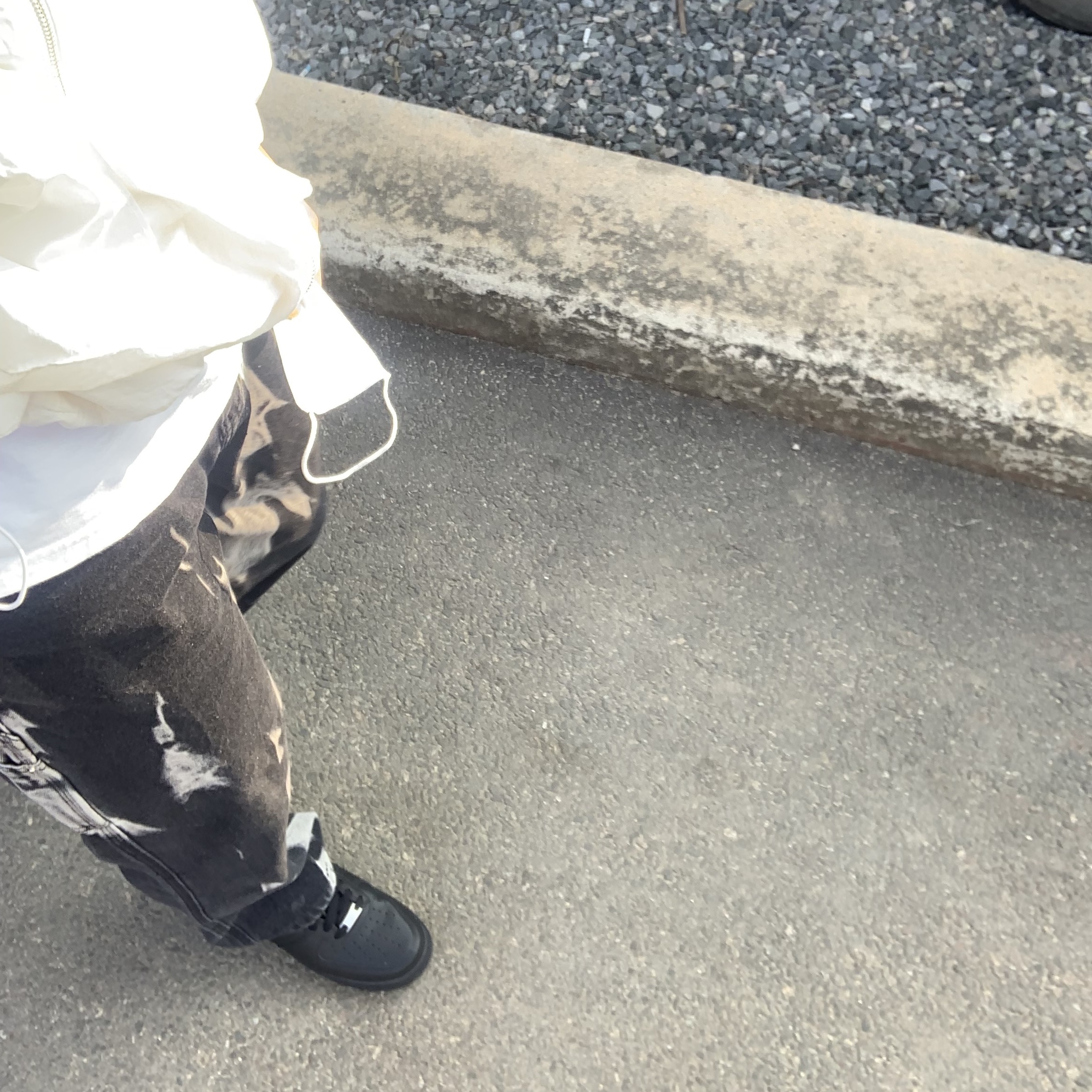 Nike Air Force 1 '07 Low Triple Black 착용 스타일