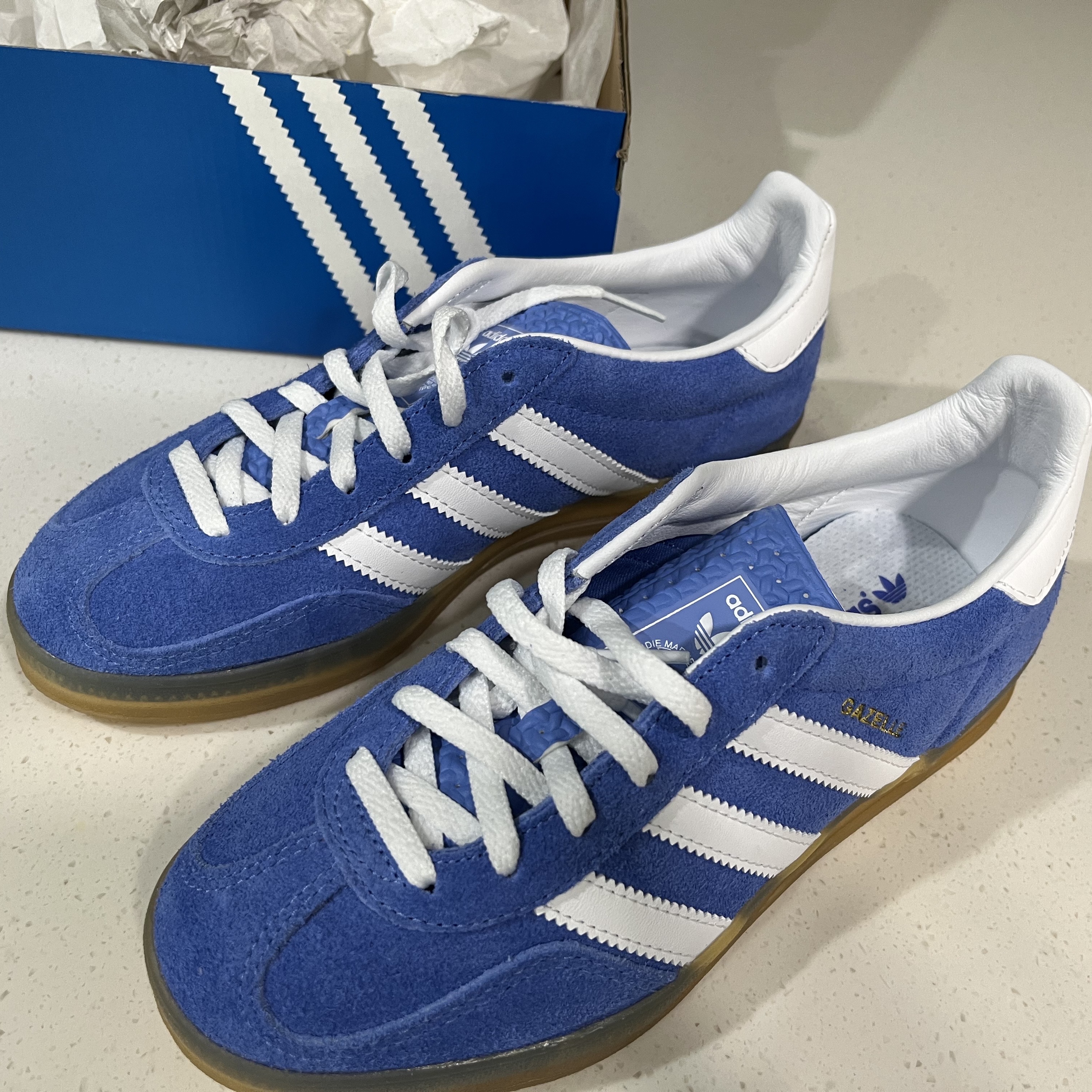 (W) Adidas Gazelle Indoor Blue Fusion Cloud White 착용 스타일