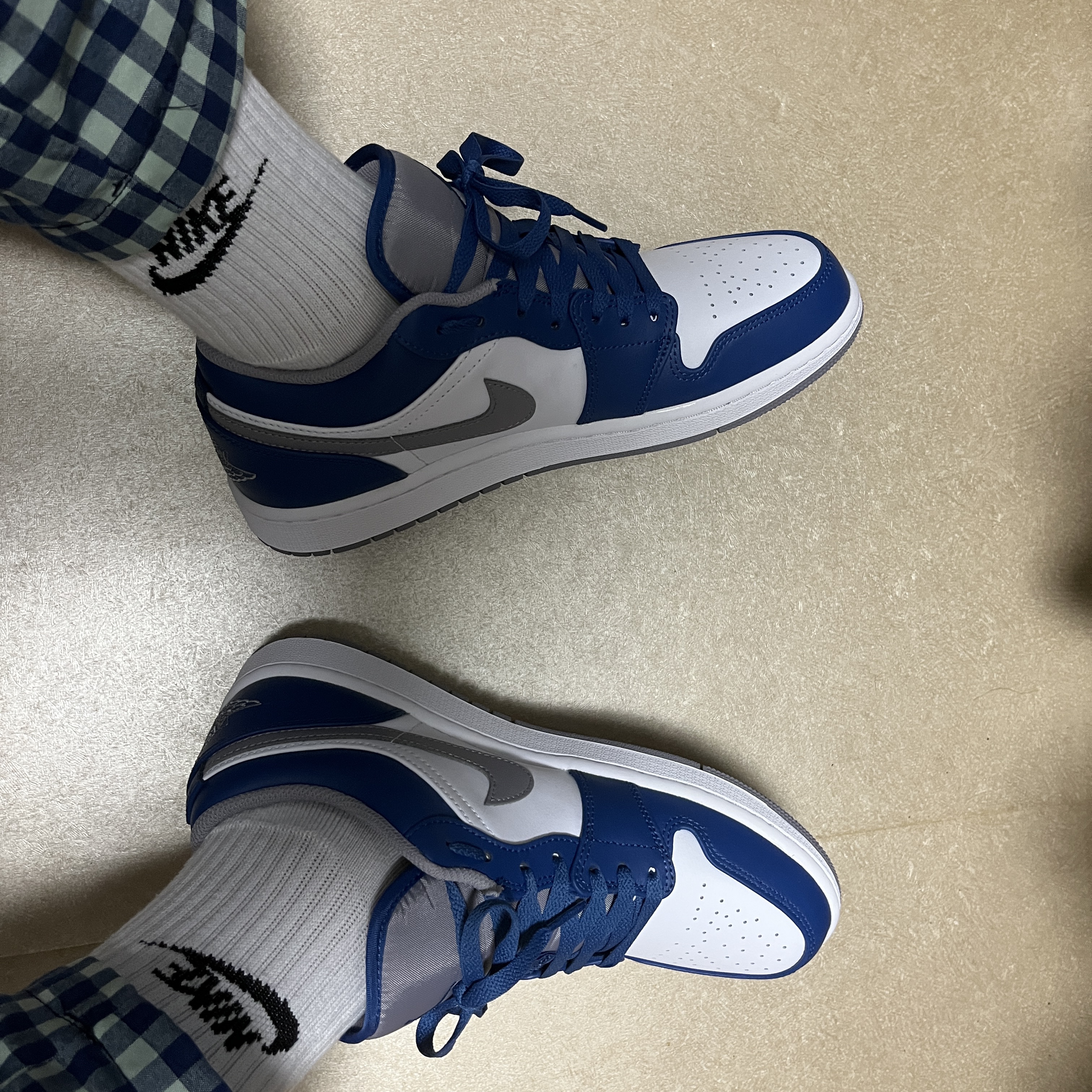 Jordan 1 Low True Blue Cement Grey 착용 스타일