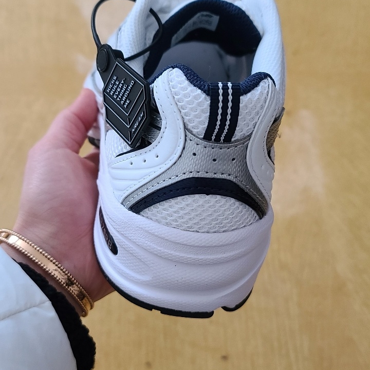 New Balance 530 White 착용 스타일 - 3